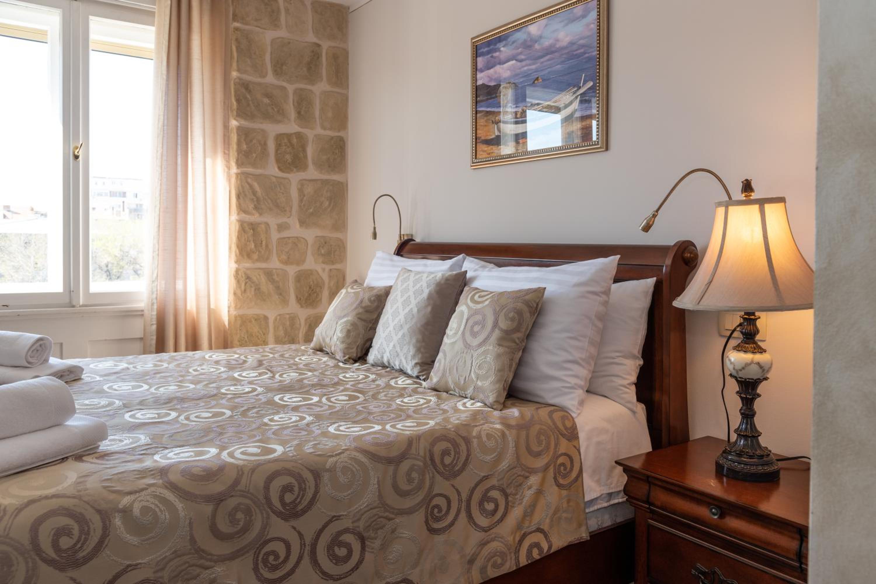 Queen Teuta Luxury Rooms Split