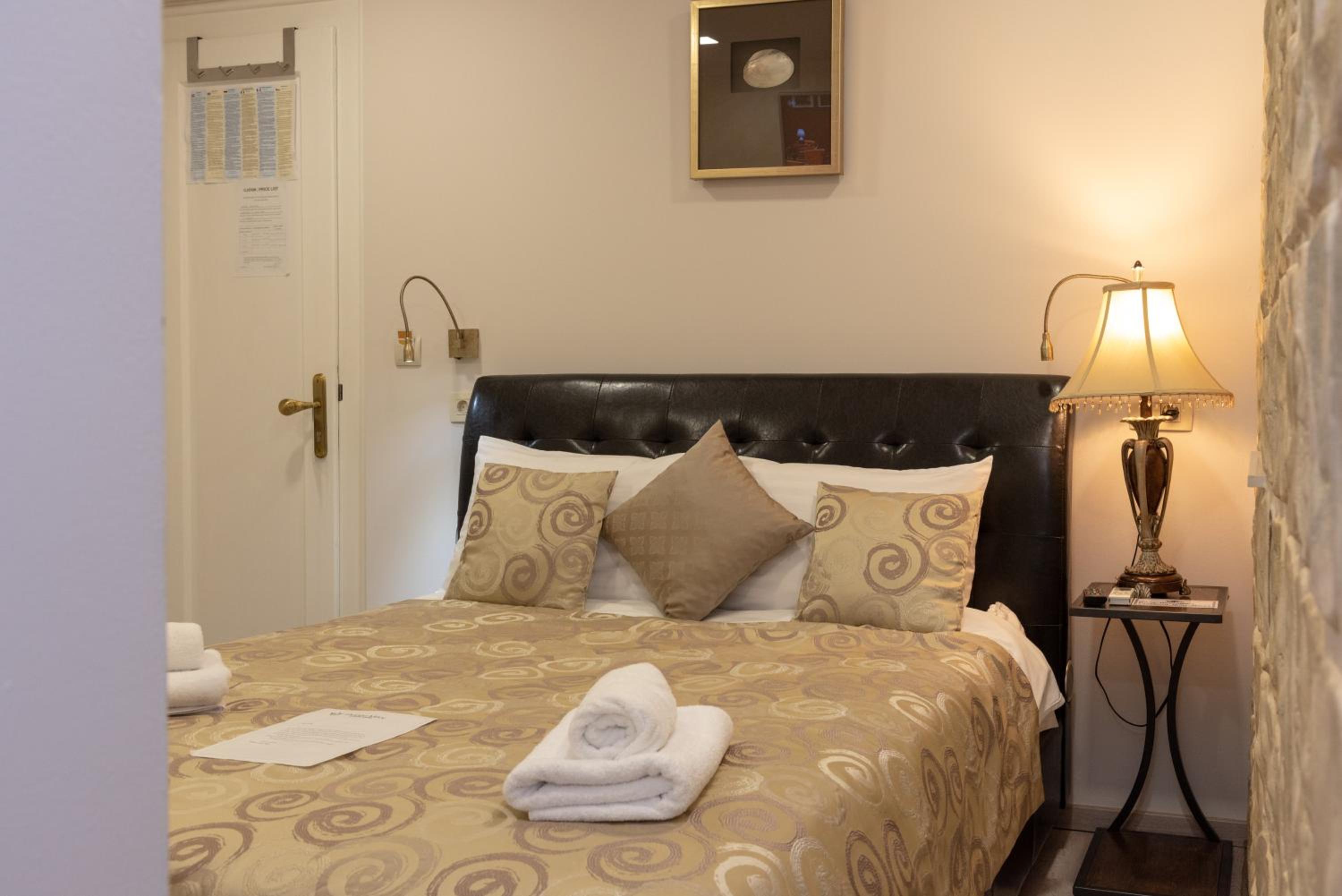 Queen Teuta Luxury Rooms Split