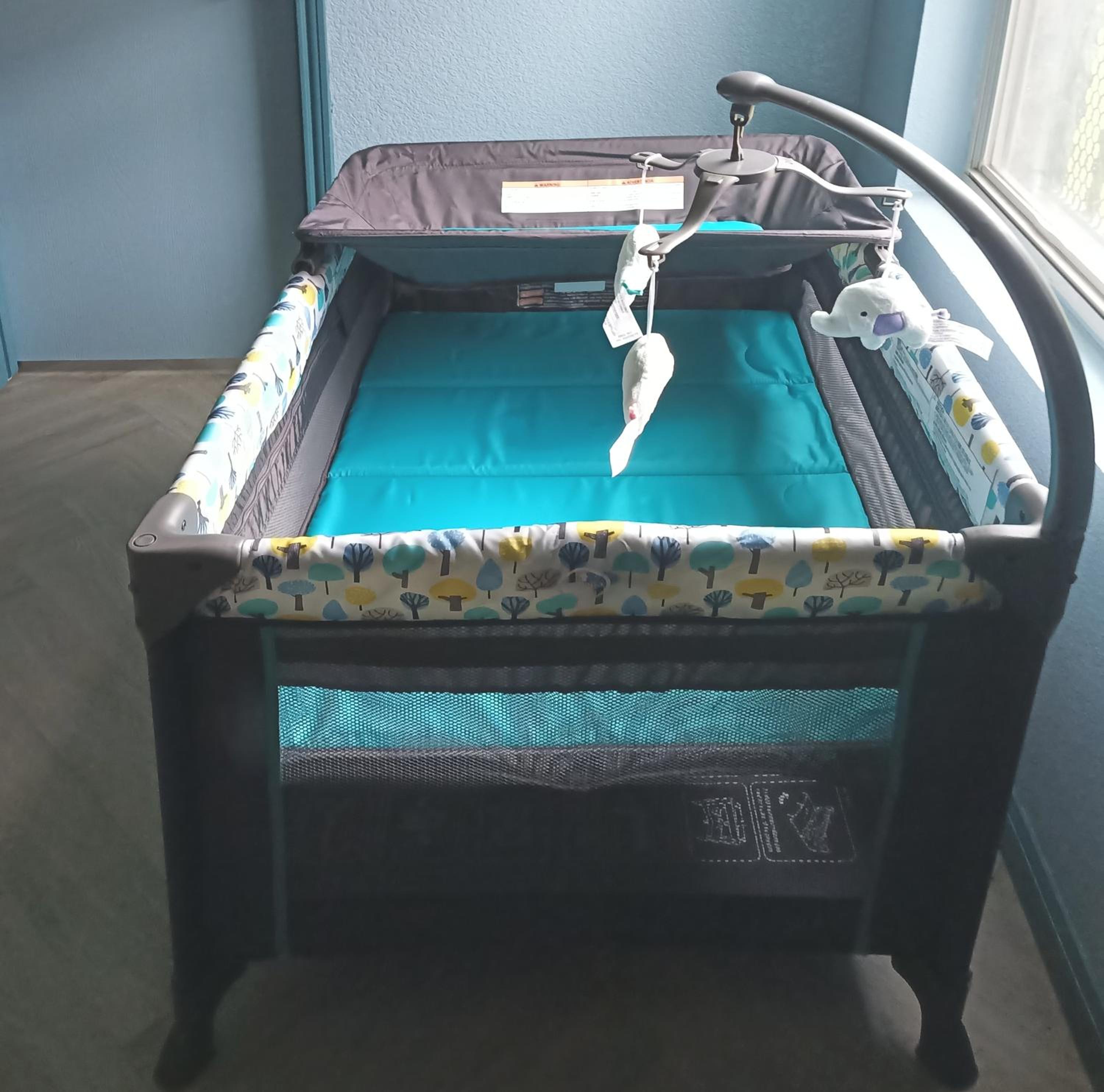 Ultimate Game Room Oasis for 12 - Private Patio - BBQ - 2 Kings - 6 TVs - Full-Body Massage Chair