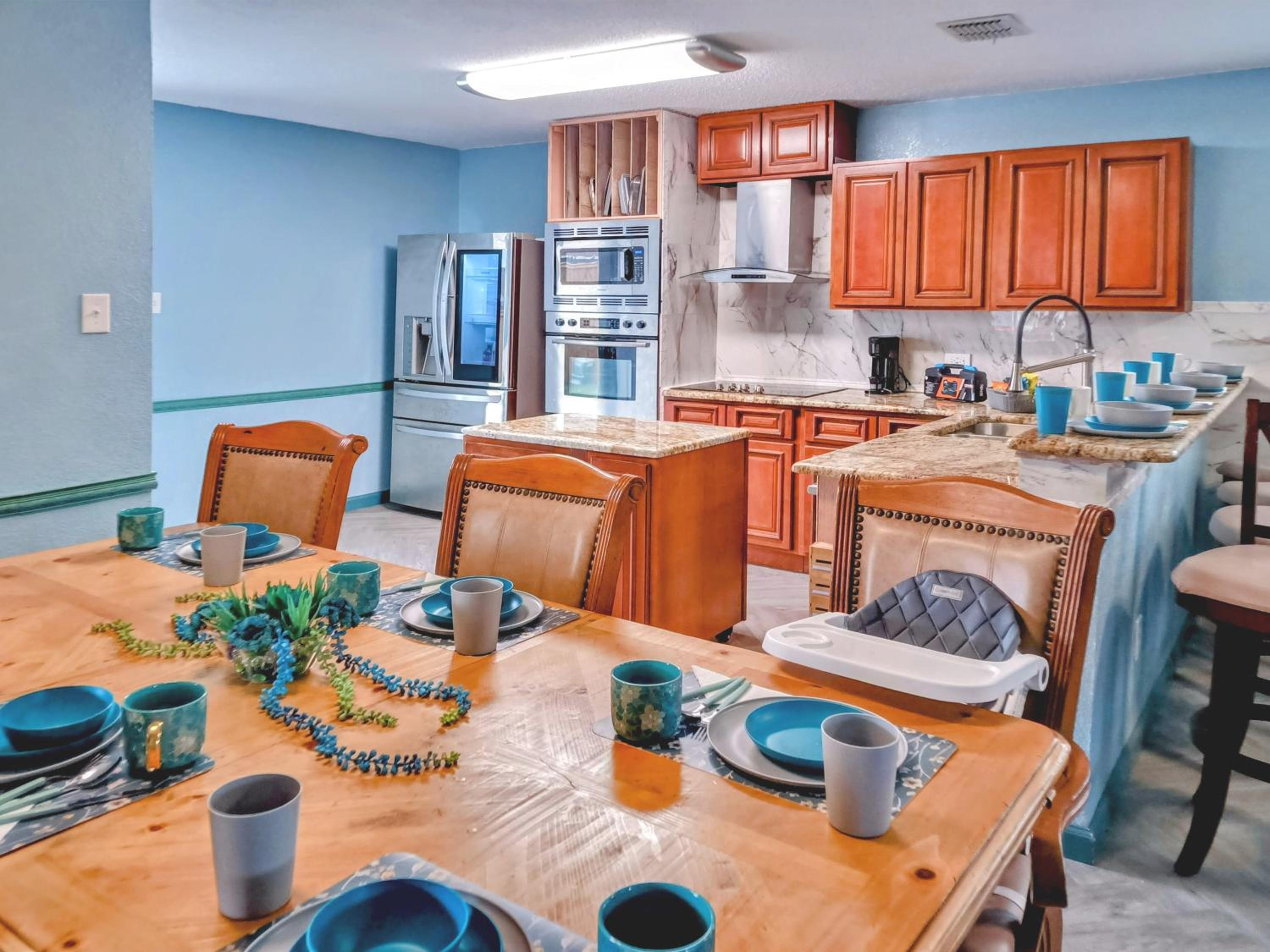 Ultimate Game Room Oasis for 12 - Private Patio - BBQ - 2 Kings - 6 TVs - Full-Body Massage Chair