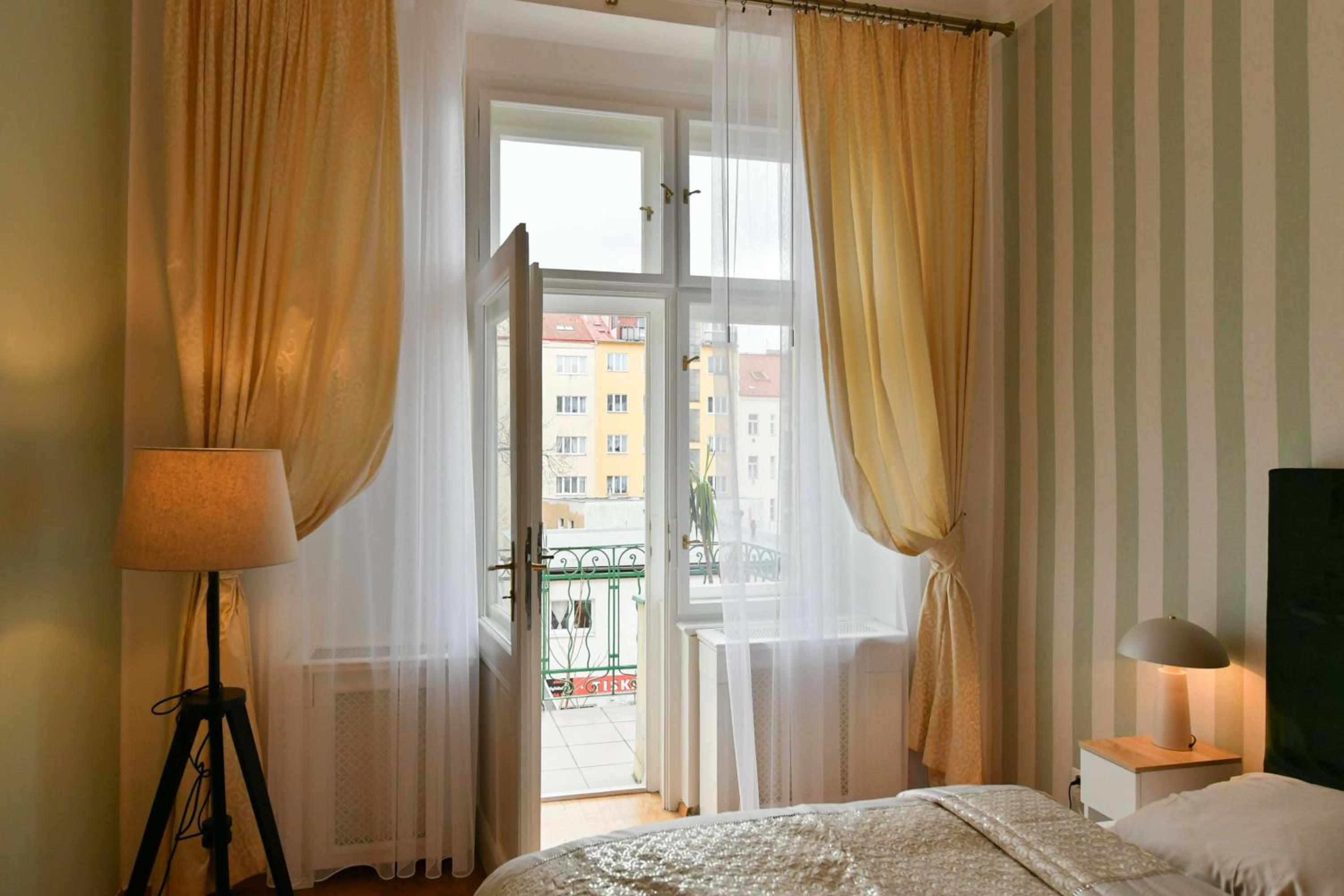 Vinohrady Retreat 2BDR Central