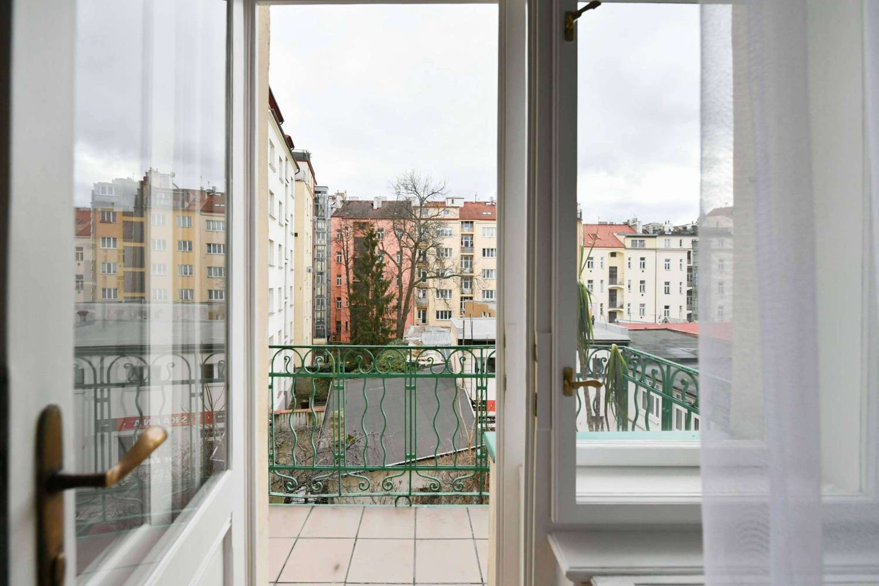 Vinohrady Retreat 2BDR Central