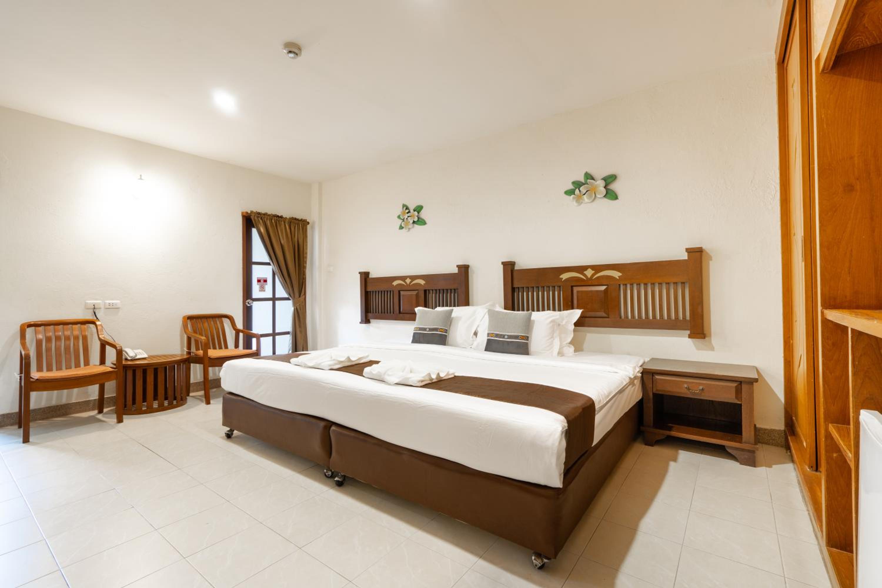 Phuket Leelavadee Hua Ting Resort, Patong Beach, Tailandia - 3