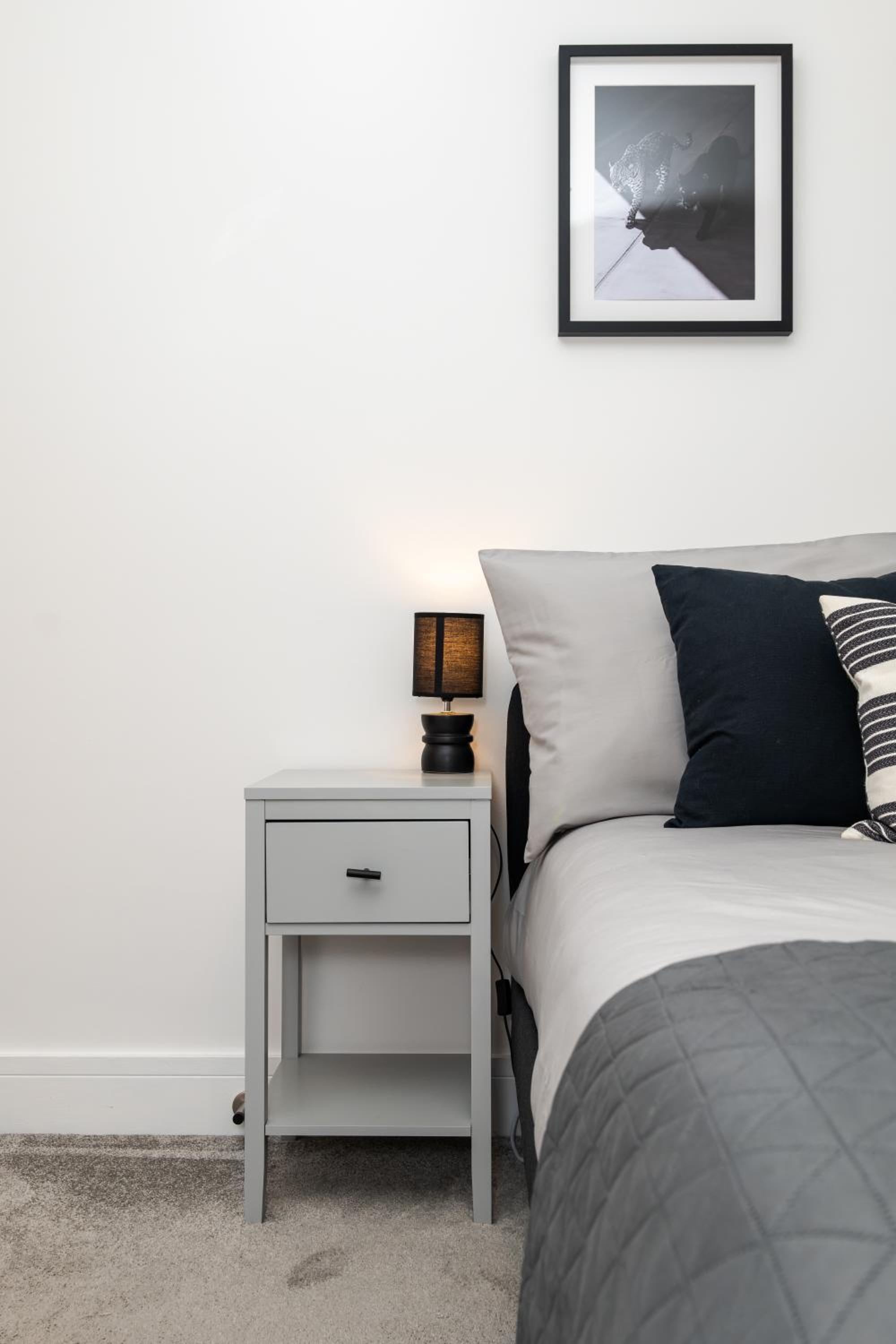 3 Bedroom House-Free Parking-by Holiday Homes