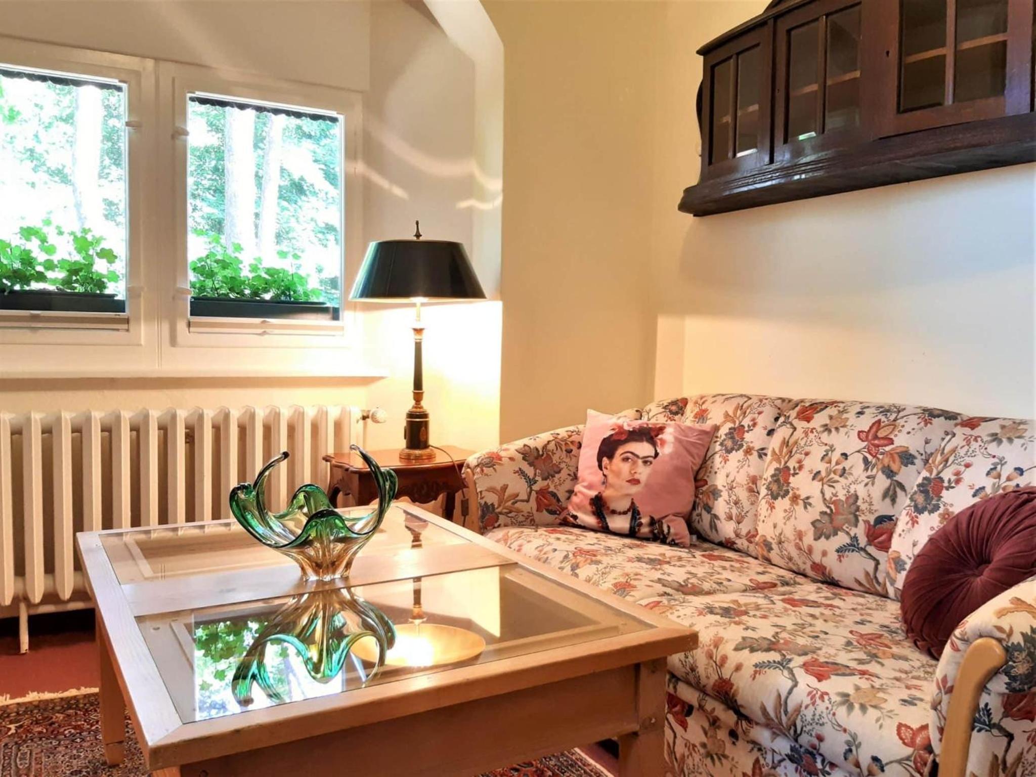 Strandvilla Hubertus Boltenhagen - H2 - Ferienwohnung Apartment Frida Kahlo mit Terrasse mit Meerblick Parkplatz WLAN Küche Garten Grillplatz Waldbaden