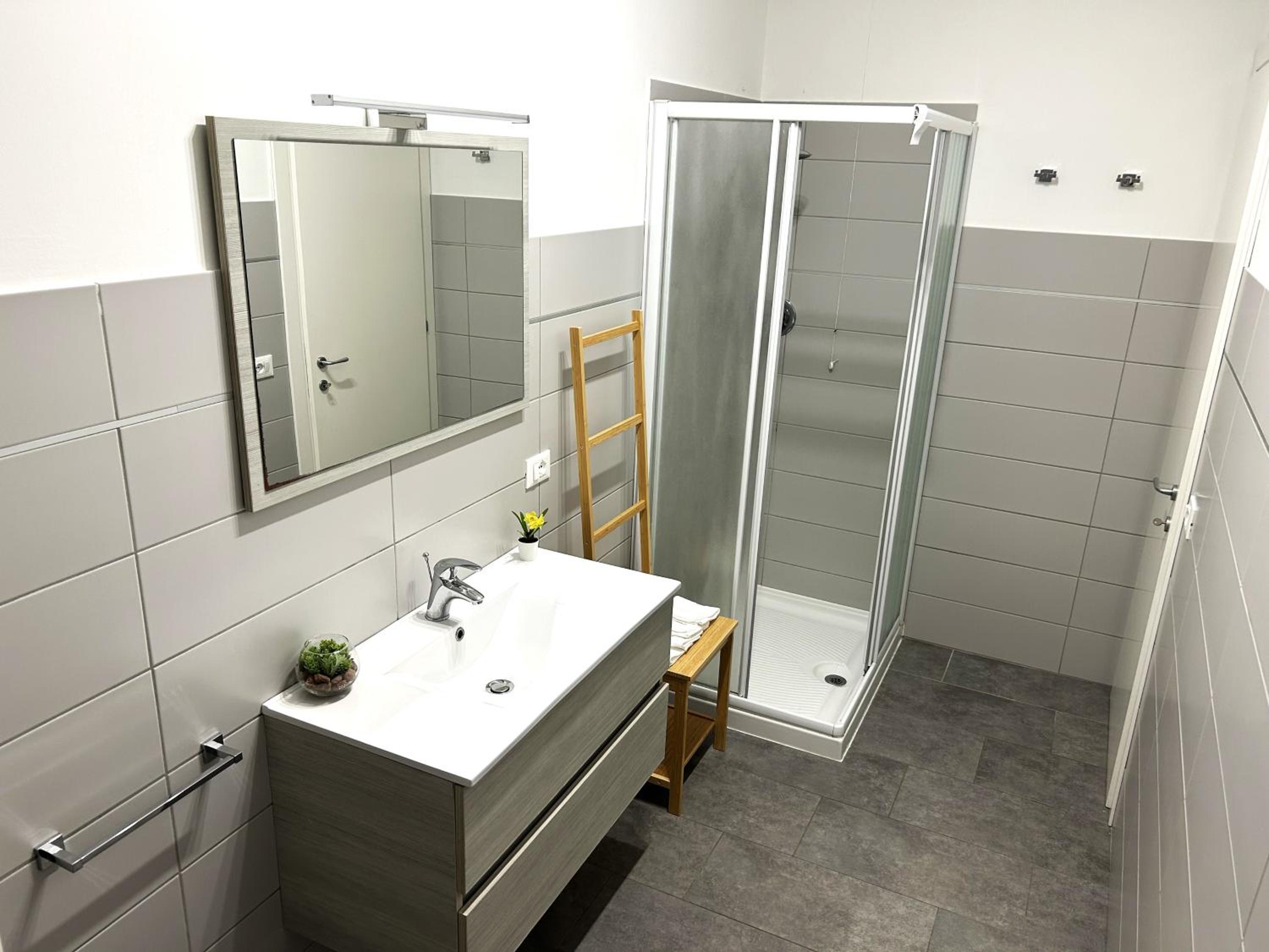Lovely Bridge View Apartment Close to Padua City Center