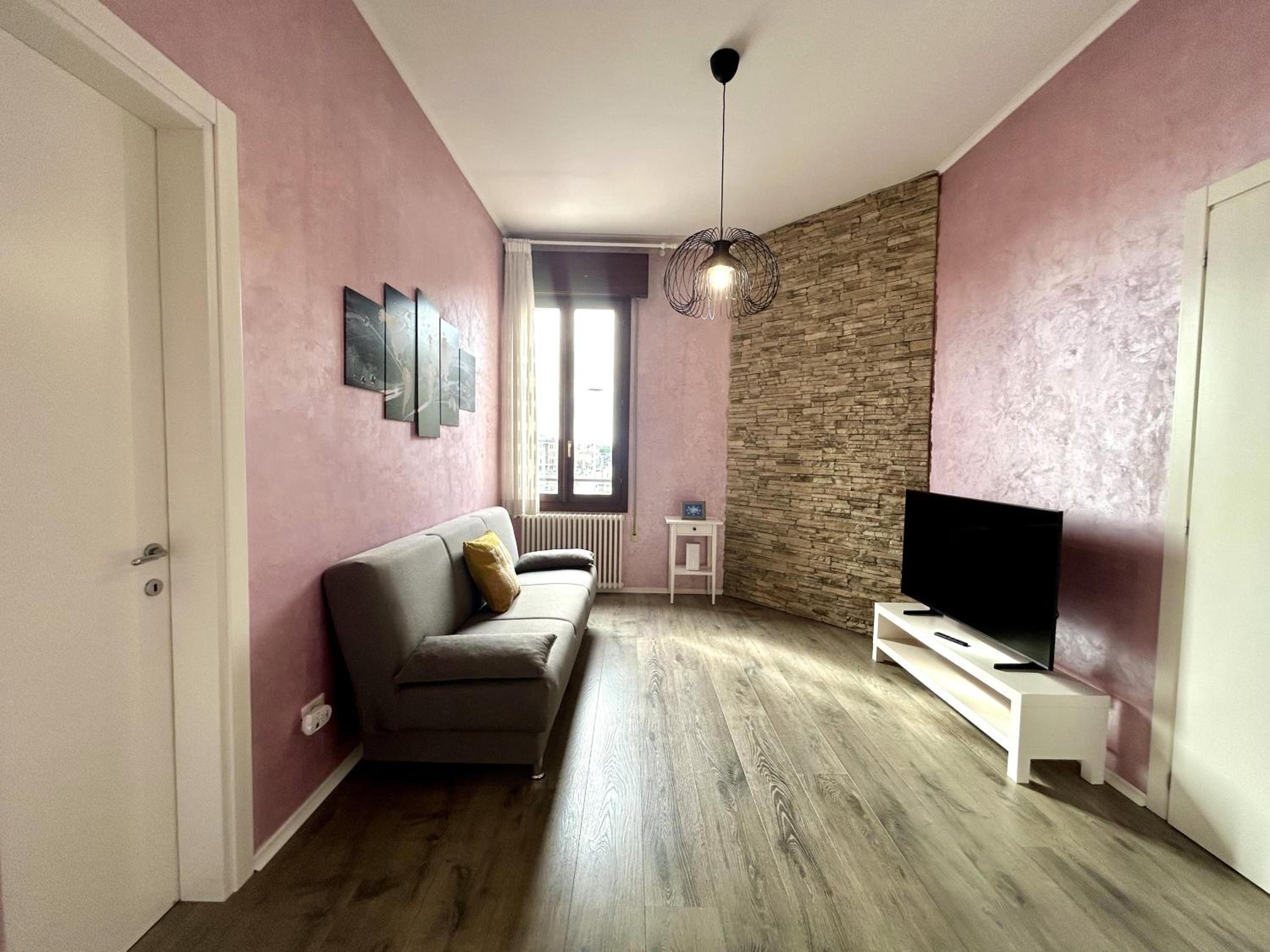 Lovely Bridge View Apartment Close to Padua City Center