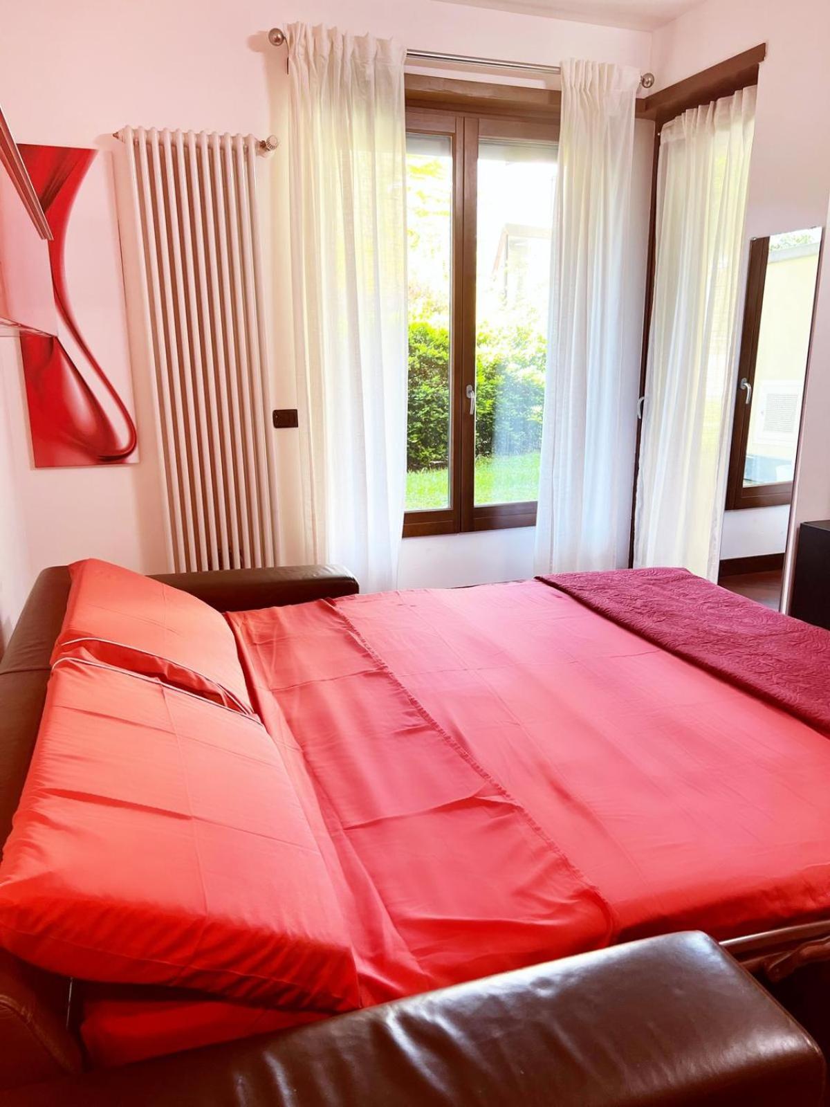 Laura s garden - romantic place and private parking