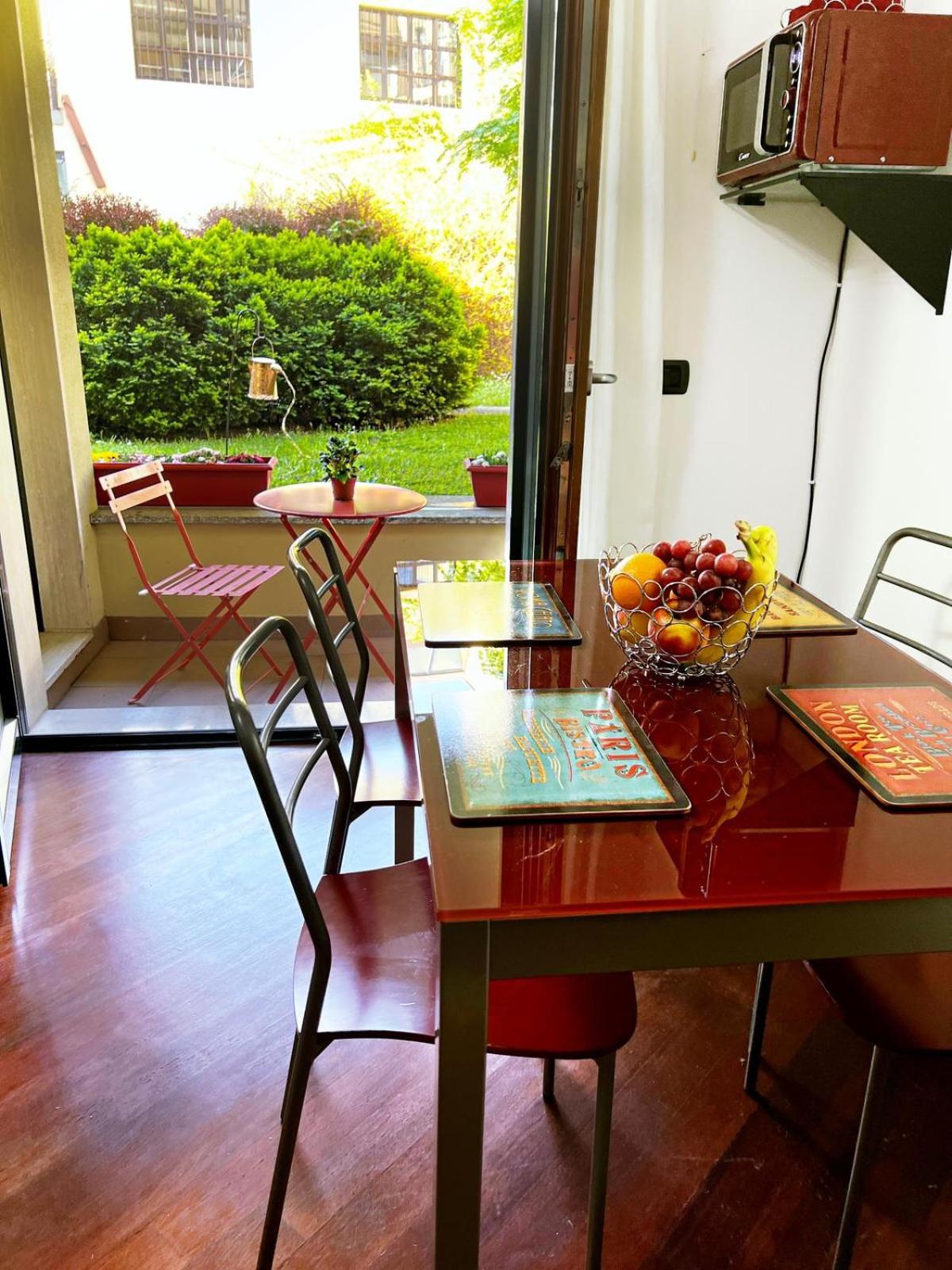 Laura s garden - romantic place and private parking