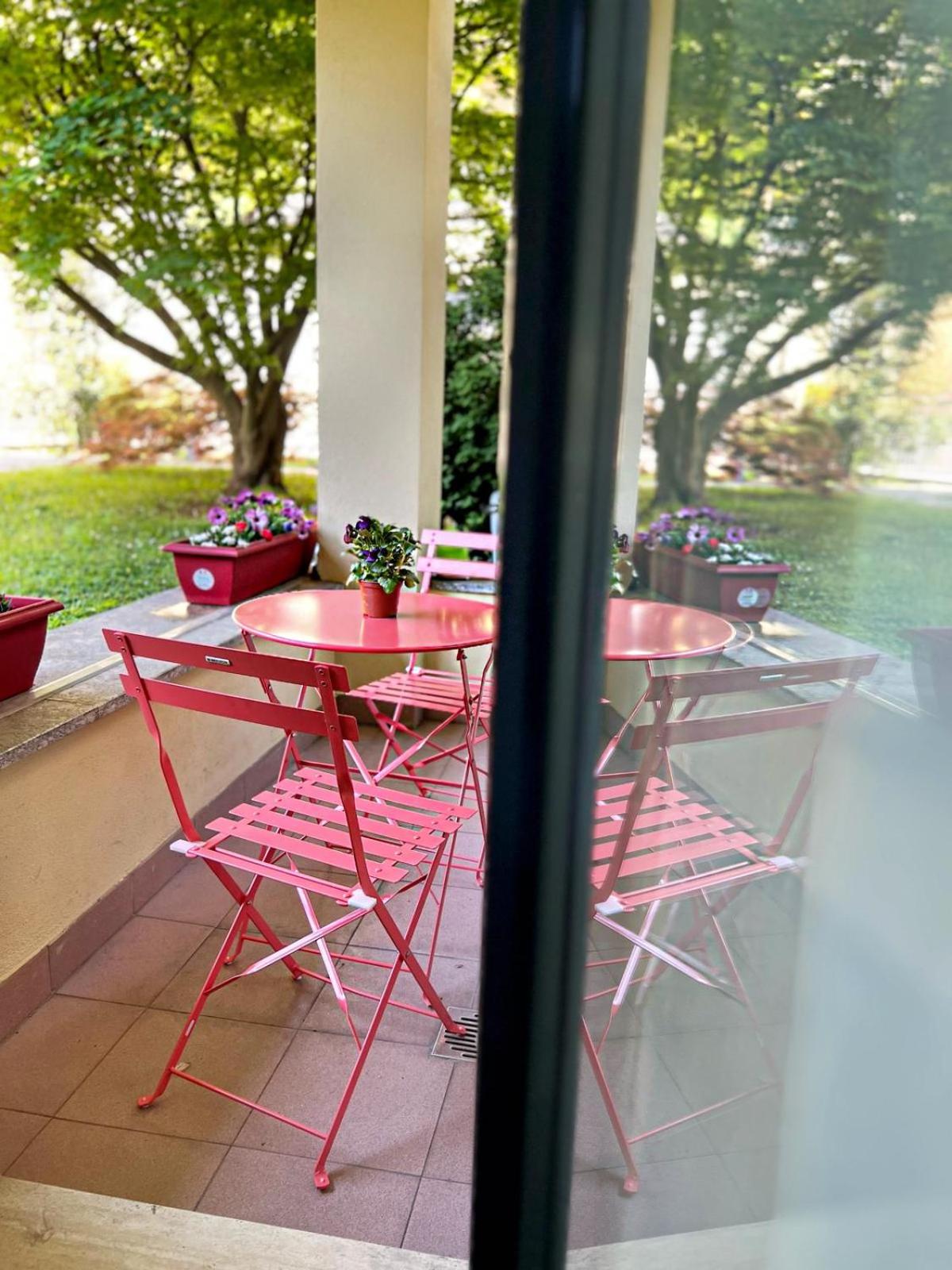 Laura s garden - romantic place and private parking