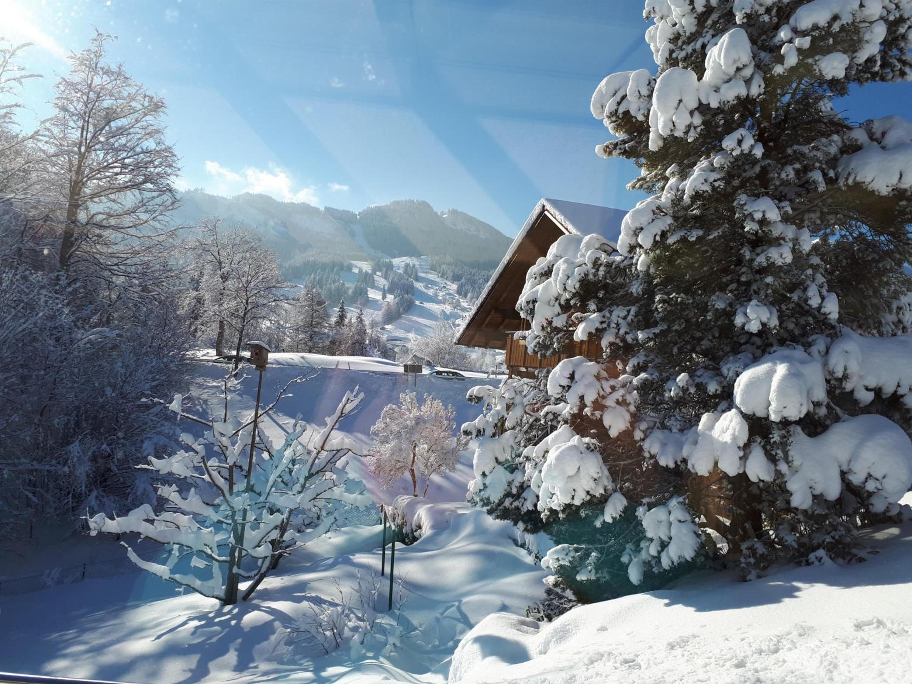 Haus Hindelang - 2 FeWos mit Zugspitzblick, inkl Königscard, gratis Parken & WLAN, Self Check-In, 5 Minuten ins Zentrum