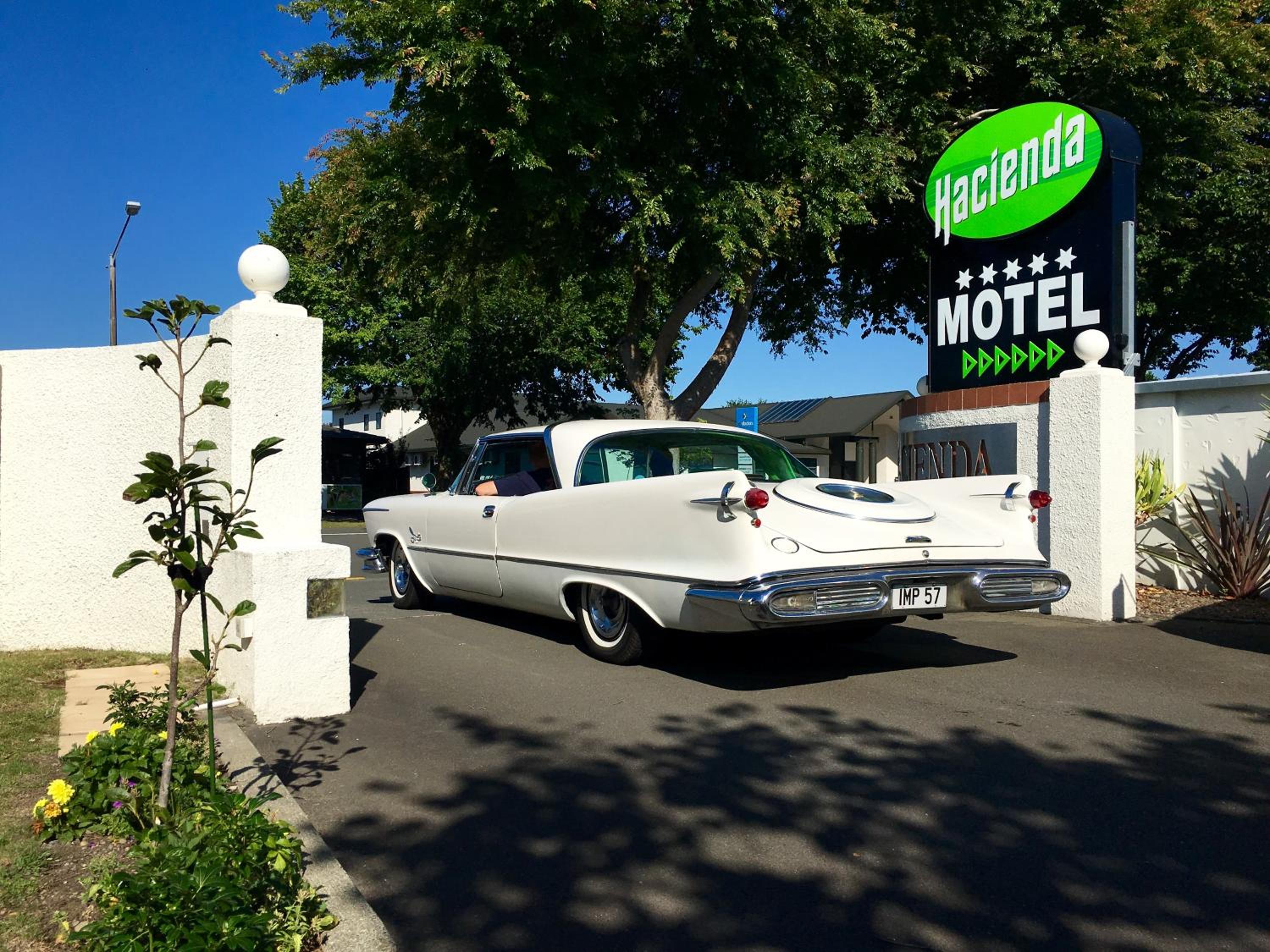 Hacienda Motor Lodge