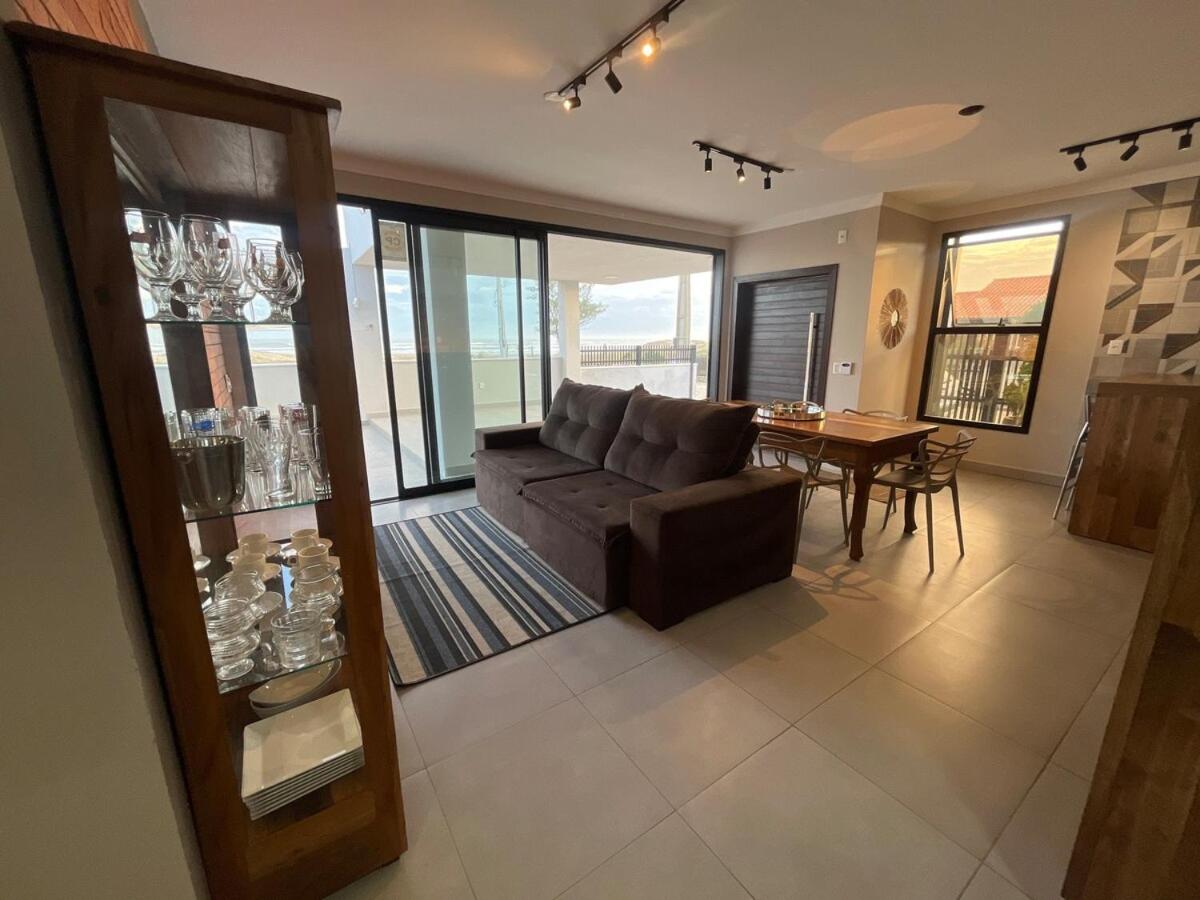 Linda Casa with pool 5 minutes from the airport