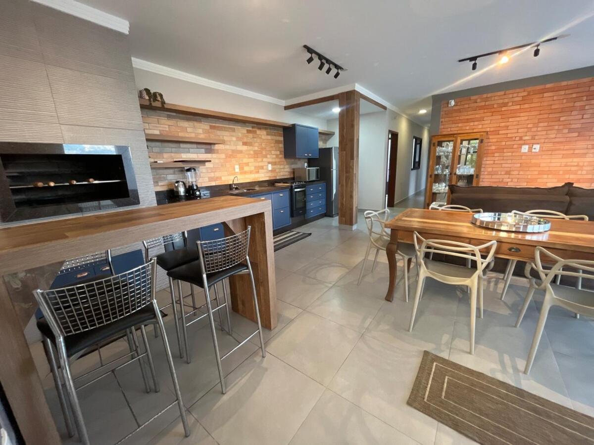 Linda Casa with pool 5 minutes from the airport