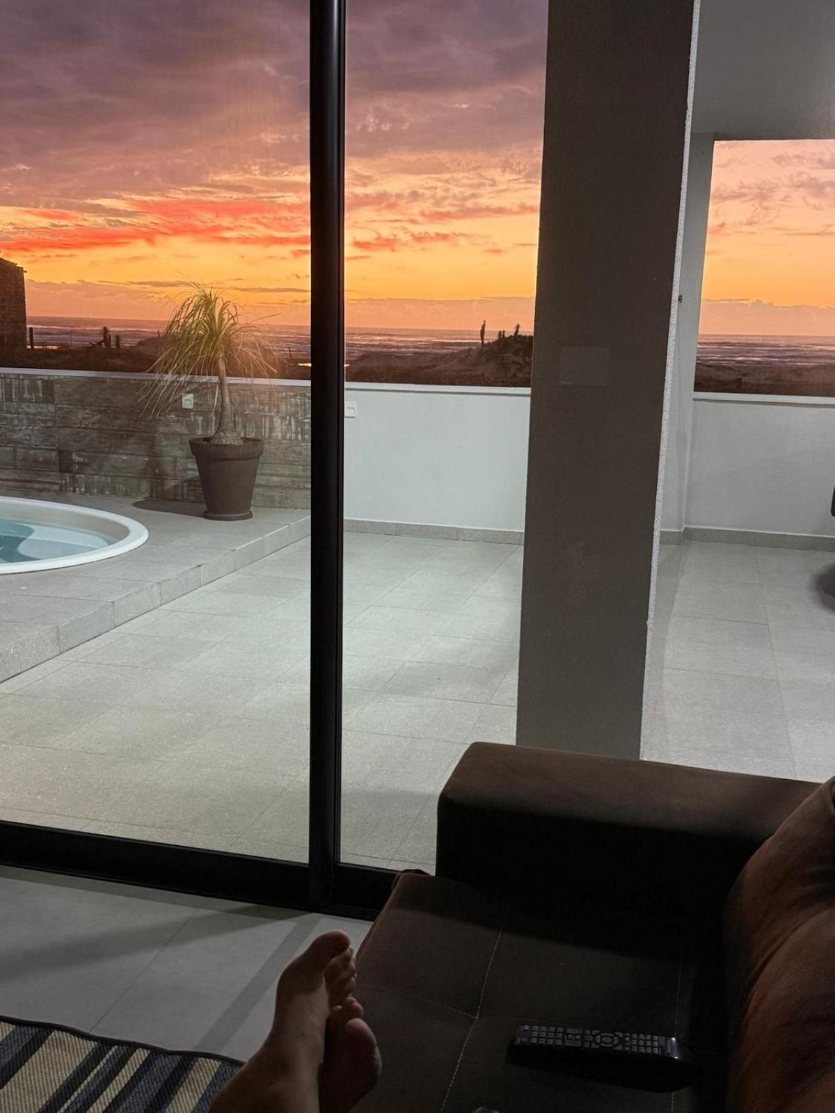 Linda Casa with pool 5 minutes from the airport