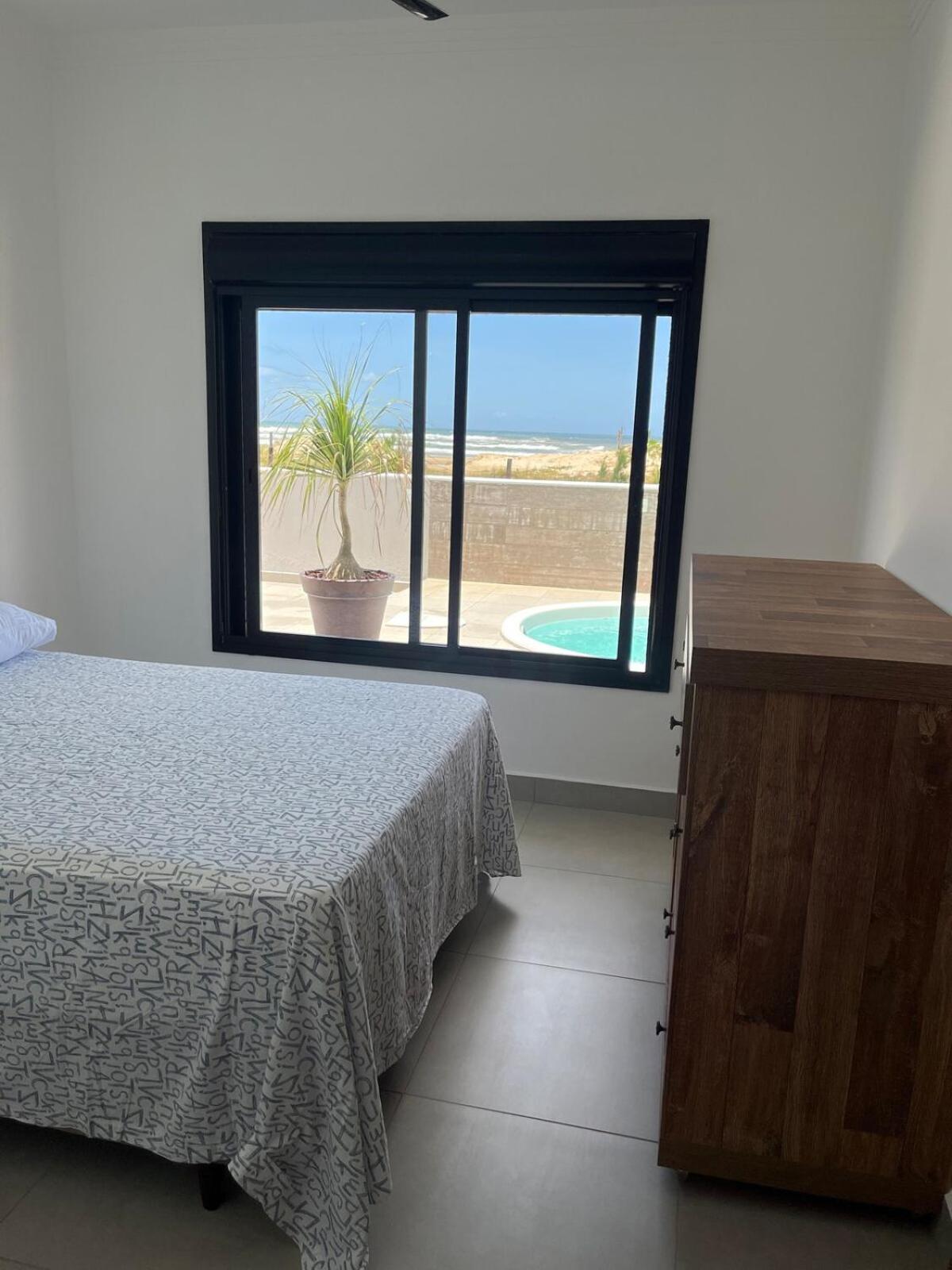 Linda Casa with pool 5 minutes from the airport