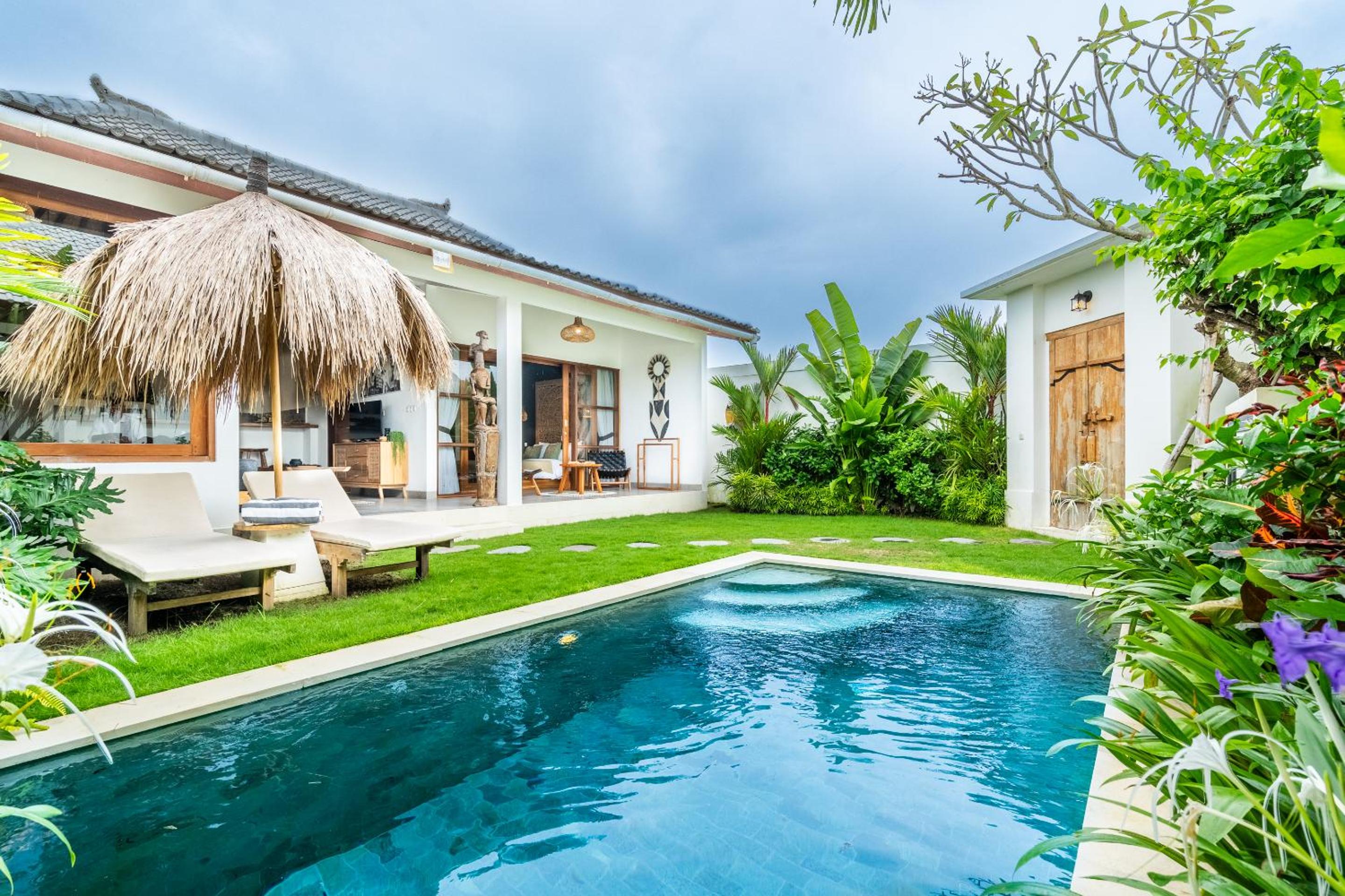 Villa Kepompong Seminyak - 1BR Private Pool Villa