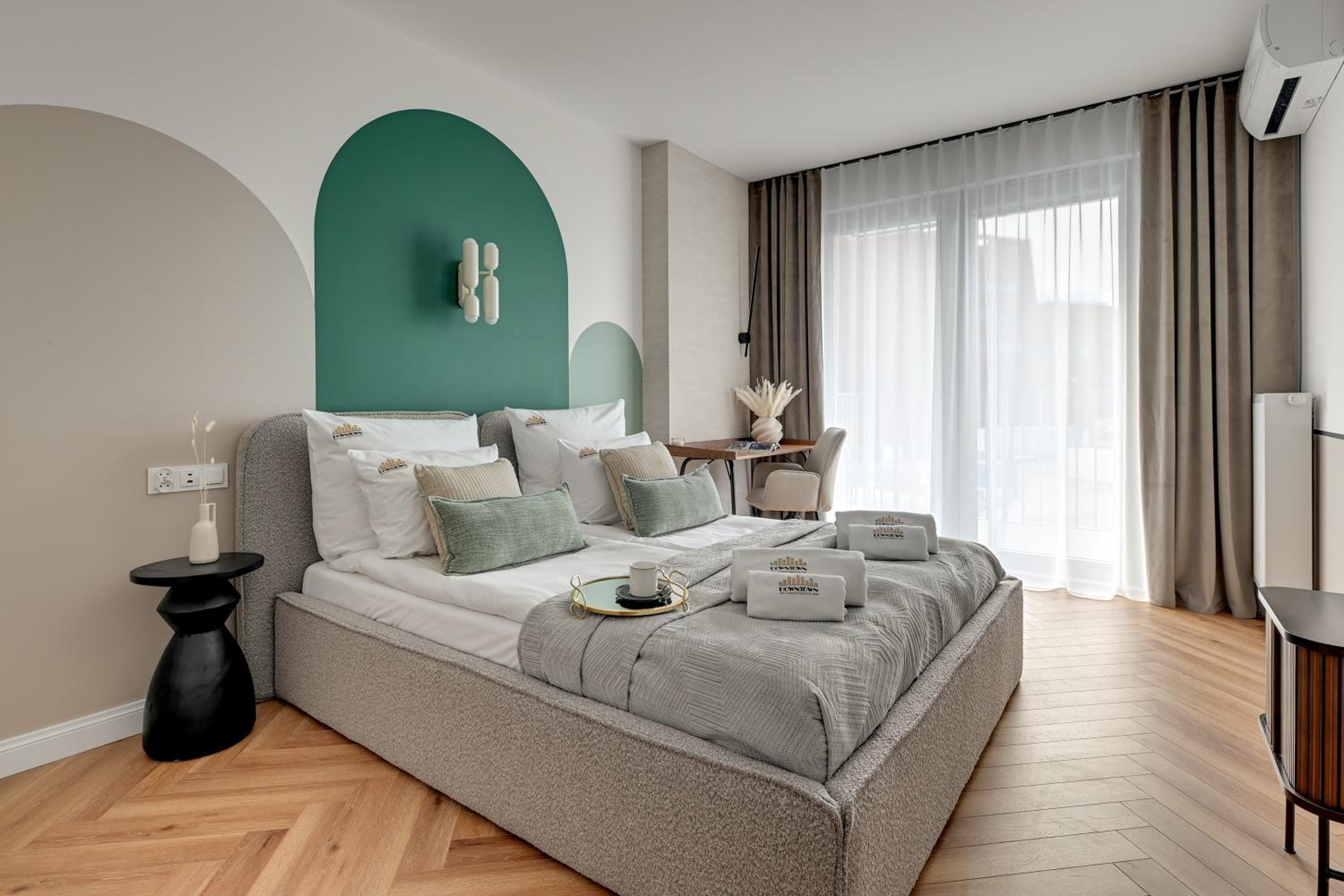 Żurawie - Food Hall, Parking & Stocznia by Downtown Apartments