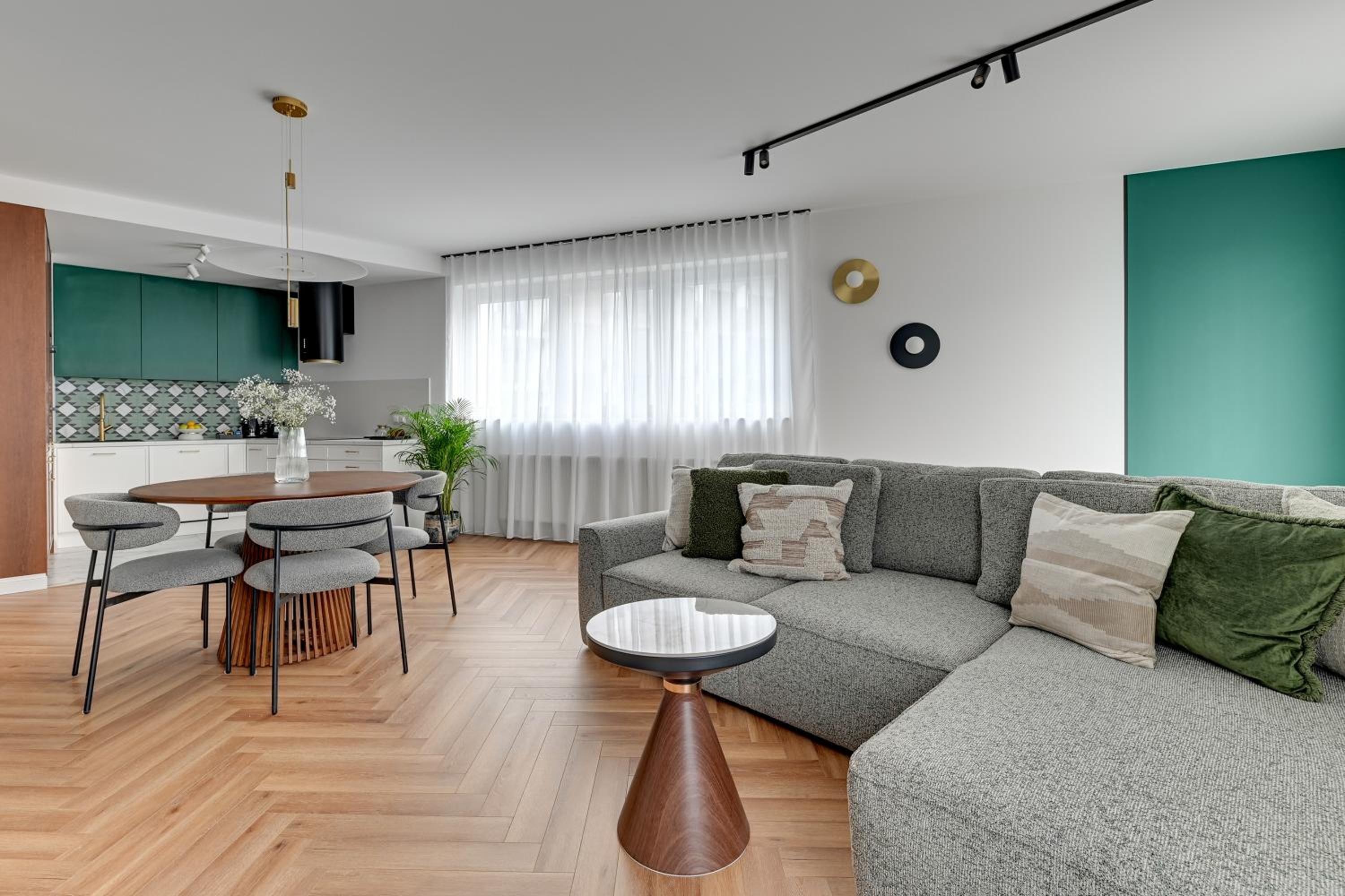 Żurawie - Food Hall, Parking & Stocznia by Downtown Apartments
