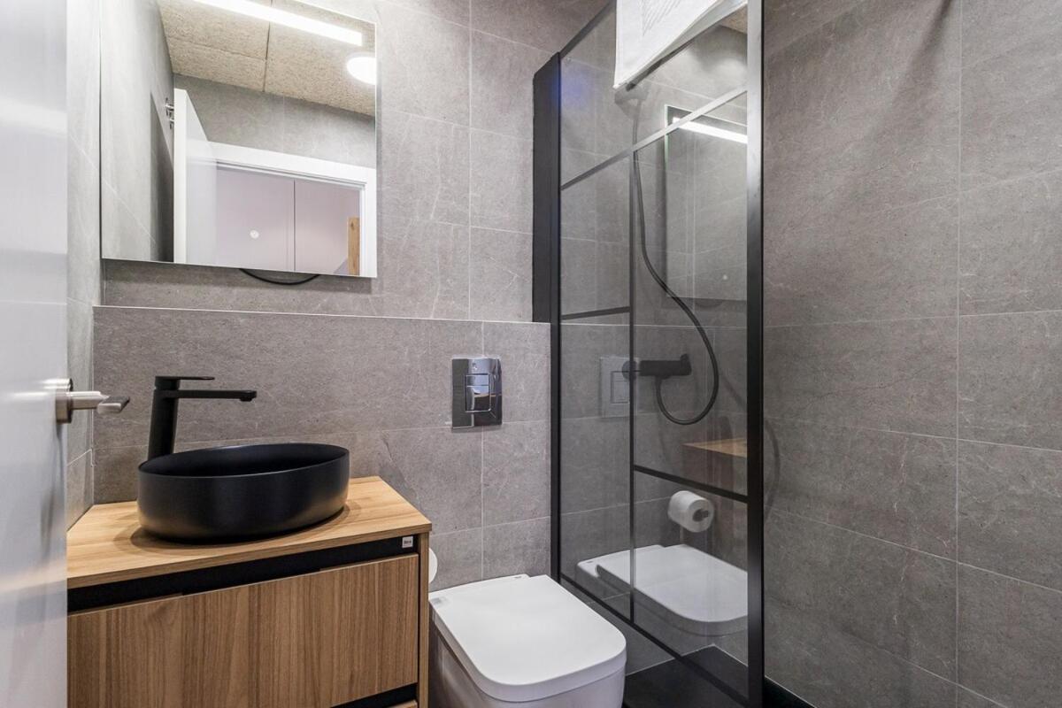 Premium Suite by the Turia River 3