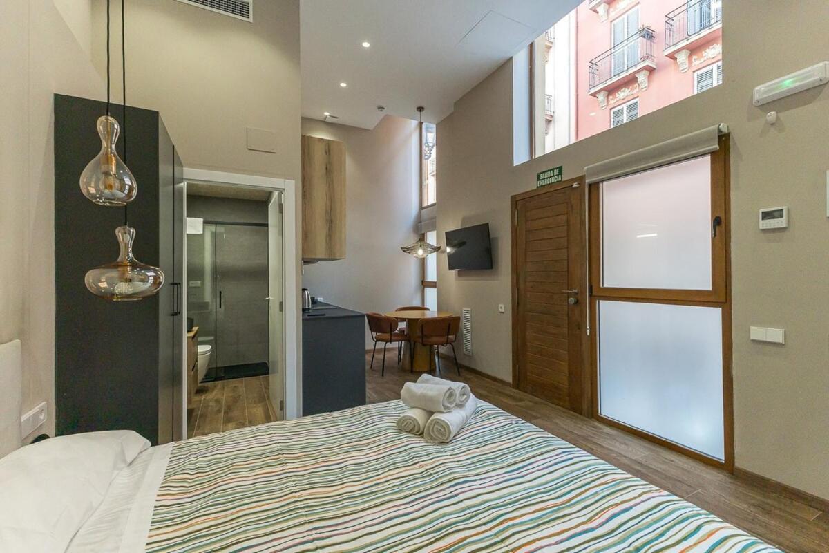 Premium Suite by the Turia River 4