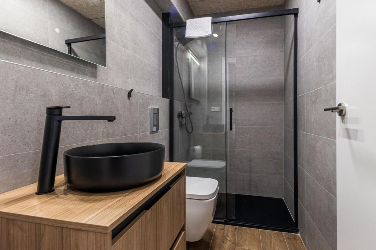 Premium Suite by the Turia River 4