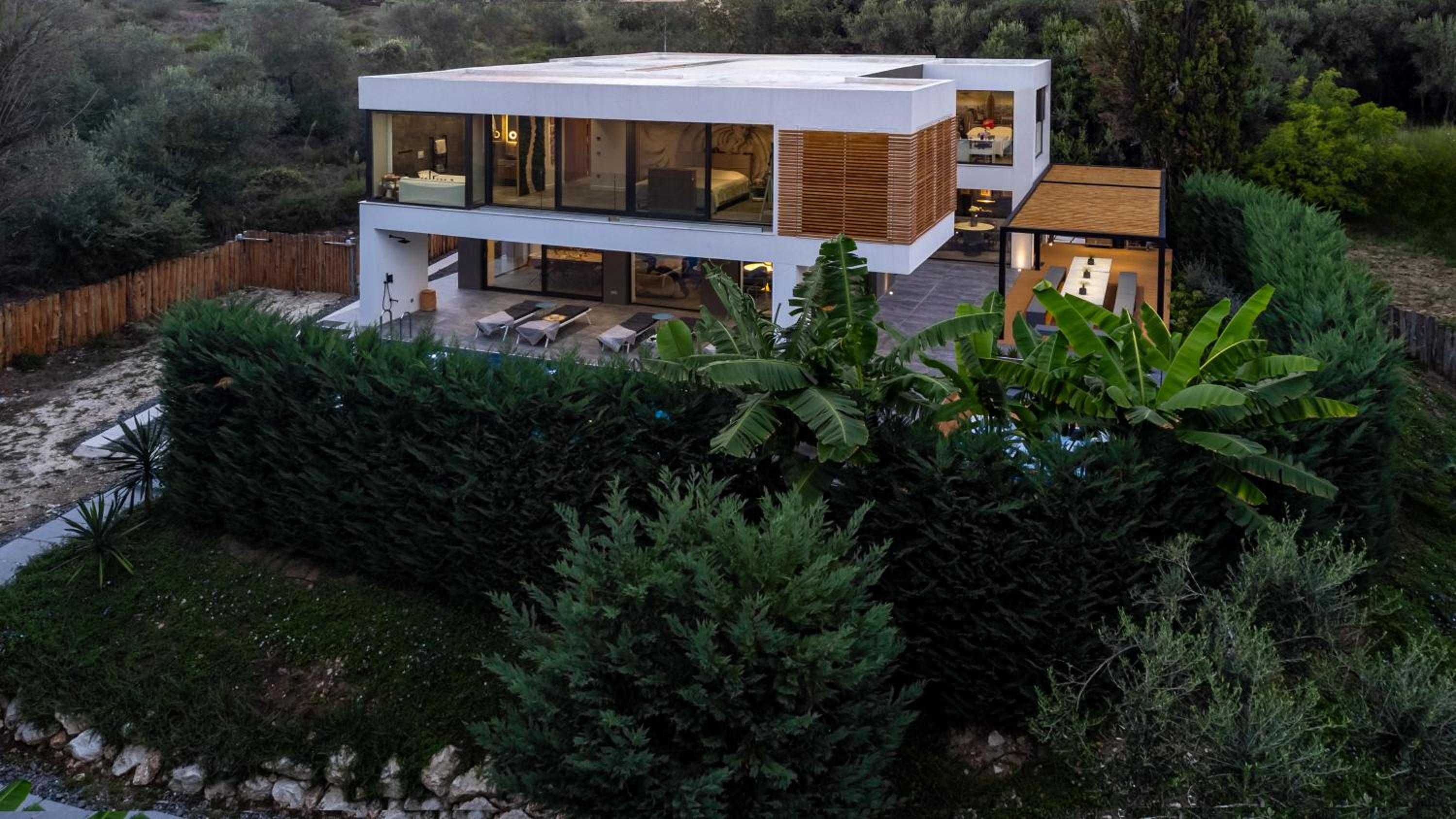 La Fortuna Villa - Award Winning Luxury Villa Close to Corfu Town