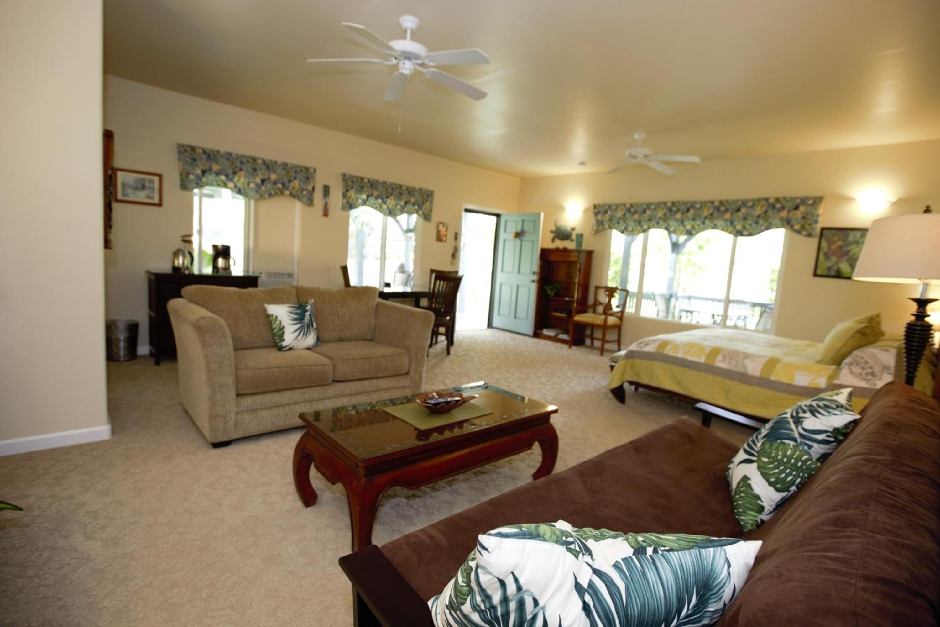 Island Goode's - Luxury Adult Only Accommodation near Hilo