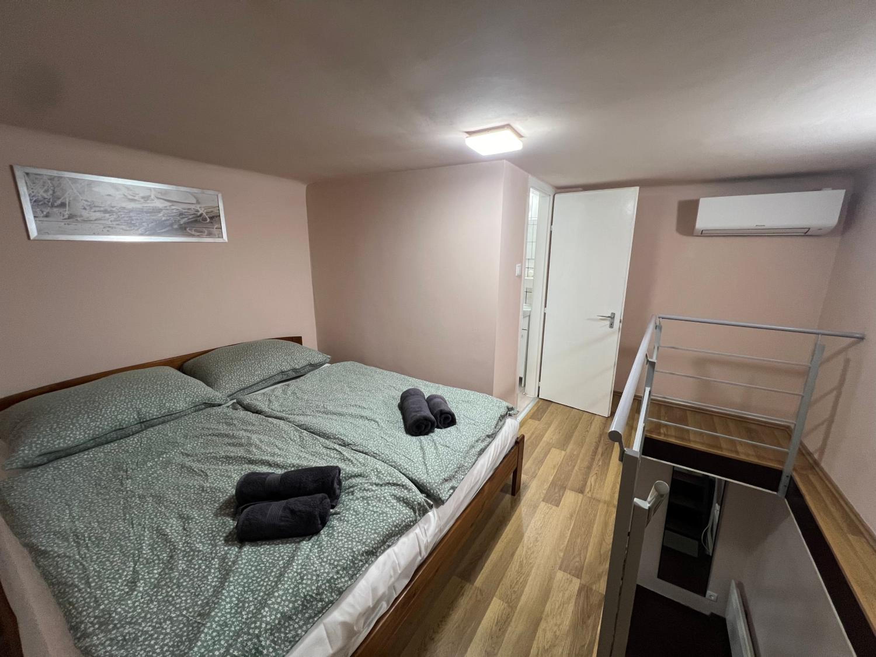 N49 Central Apartment