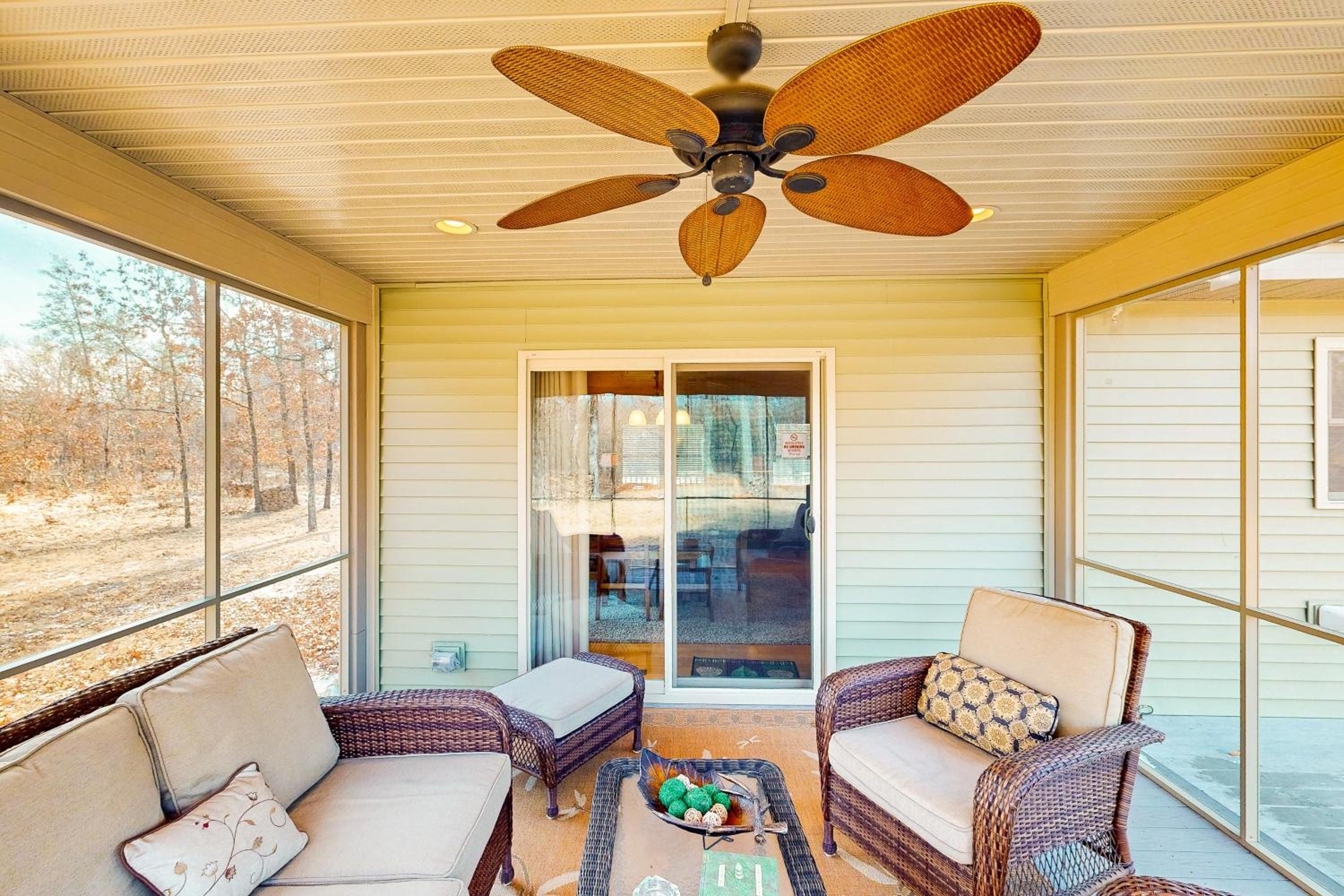 Pool and Beach Access! Lake Arrowhead Hideaway