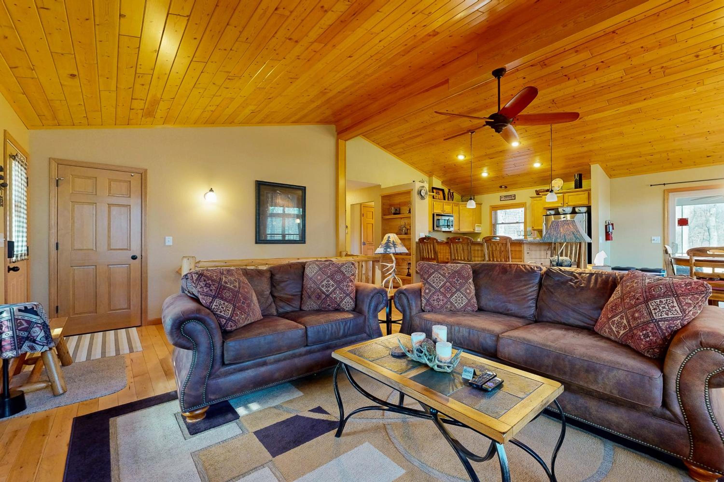 Pool and Beach Access! Lake Arrowhead Hideaway