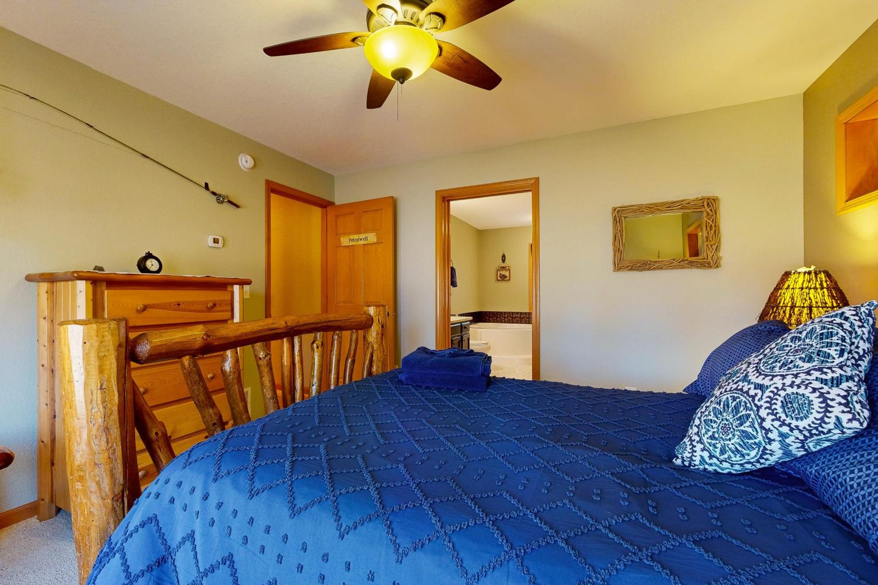 Pool and Beach Access! Lake Arrowhead Hideaway