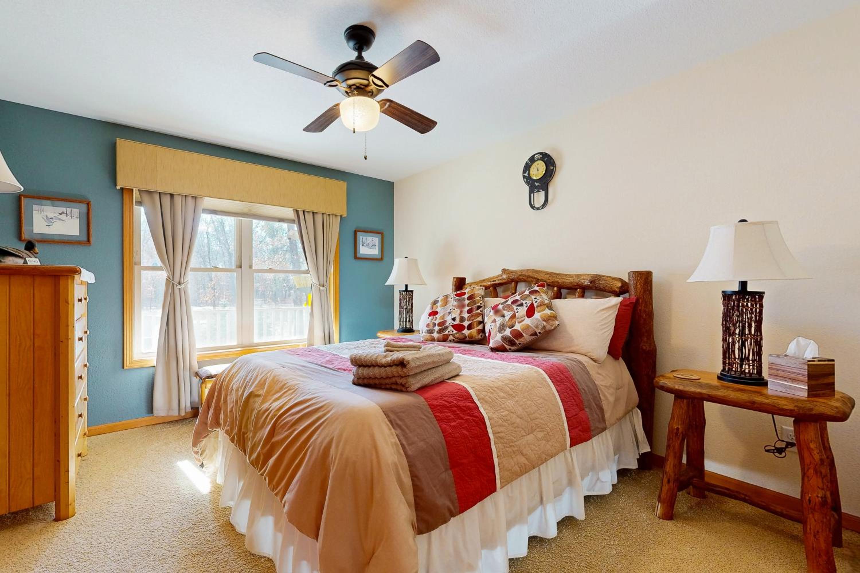 Pool and Beach Access! Lake Arrowhead Hideaway