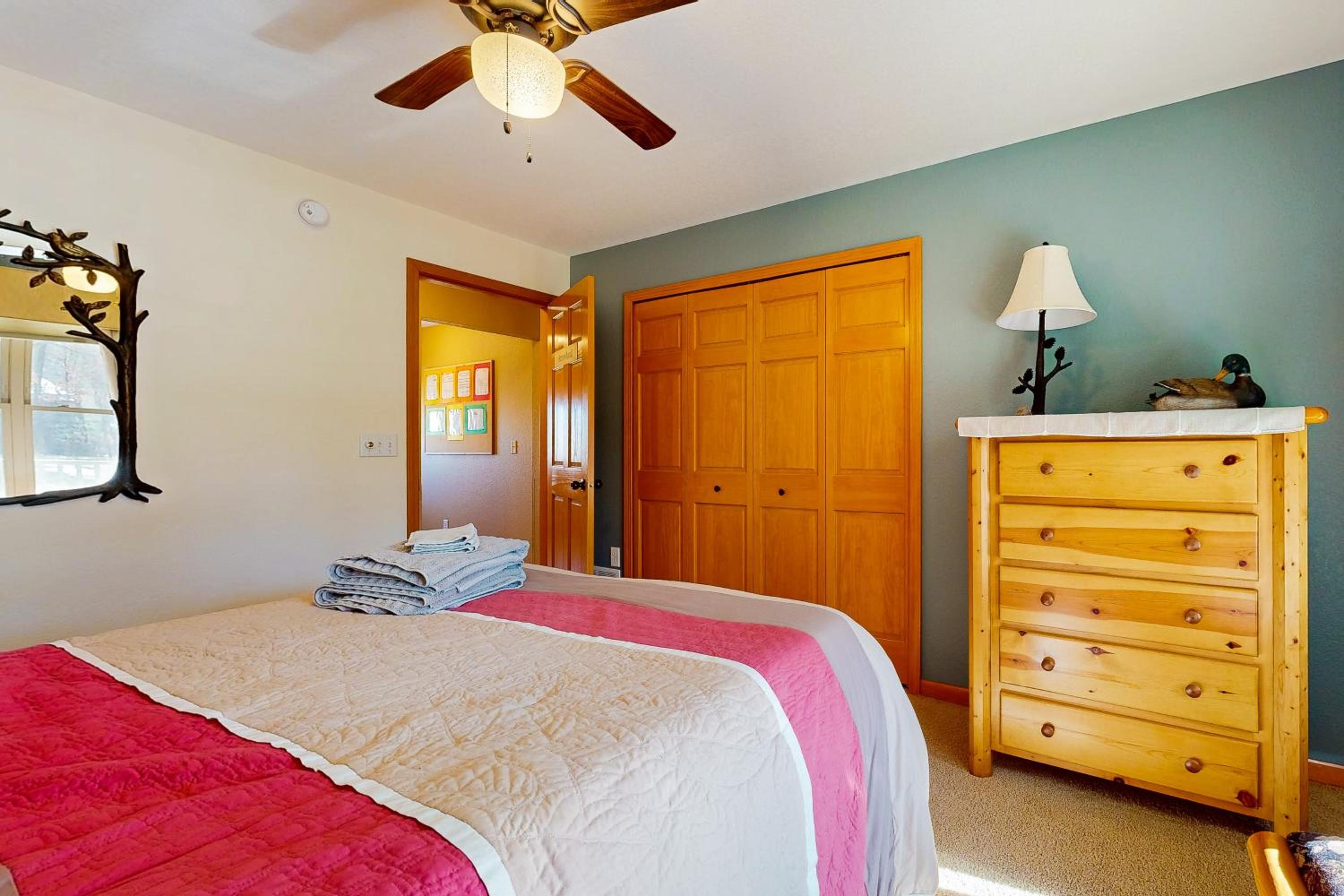 Pool and Beach Access! Lake Arrowhead Hideaway