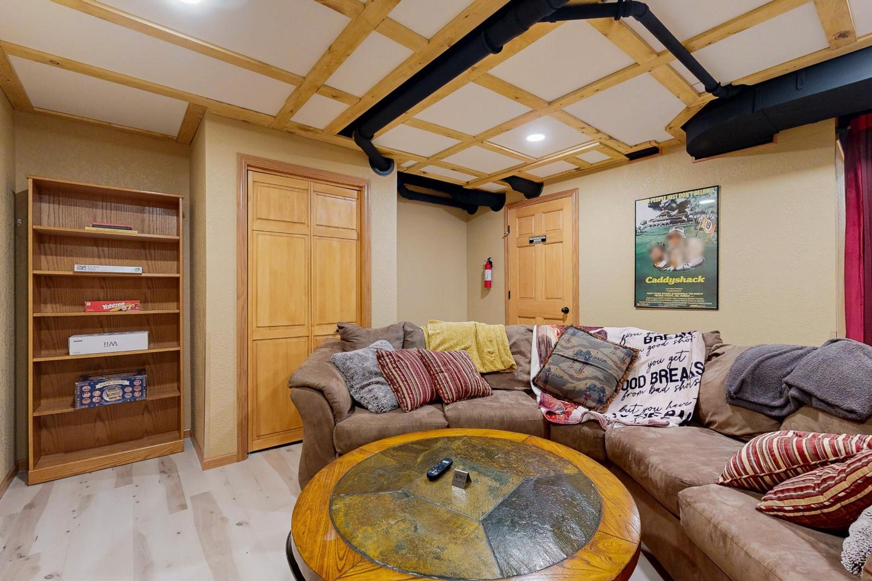 Pool and Beach Access! Lake Arrowhead Hideaway