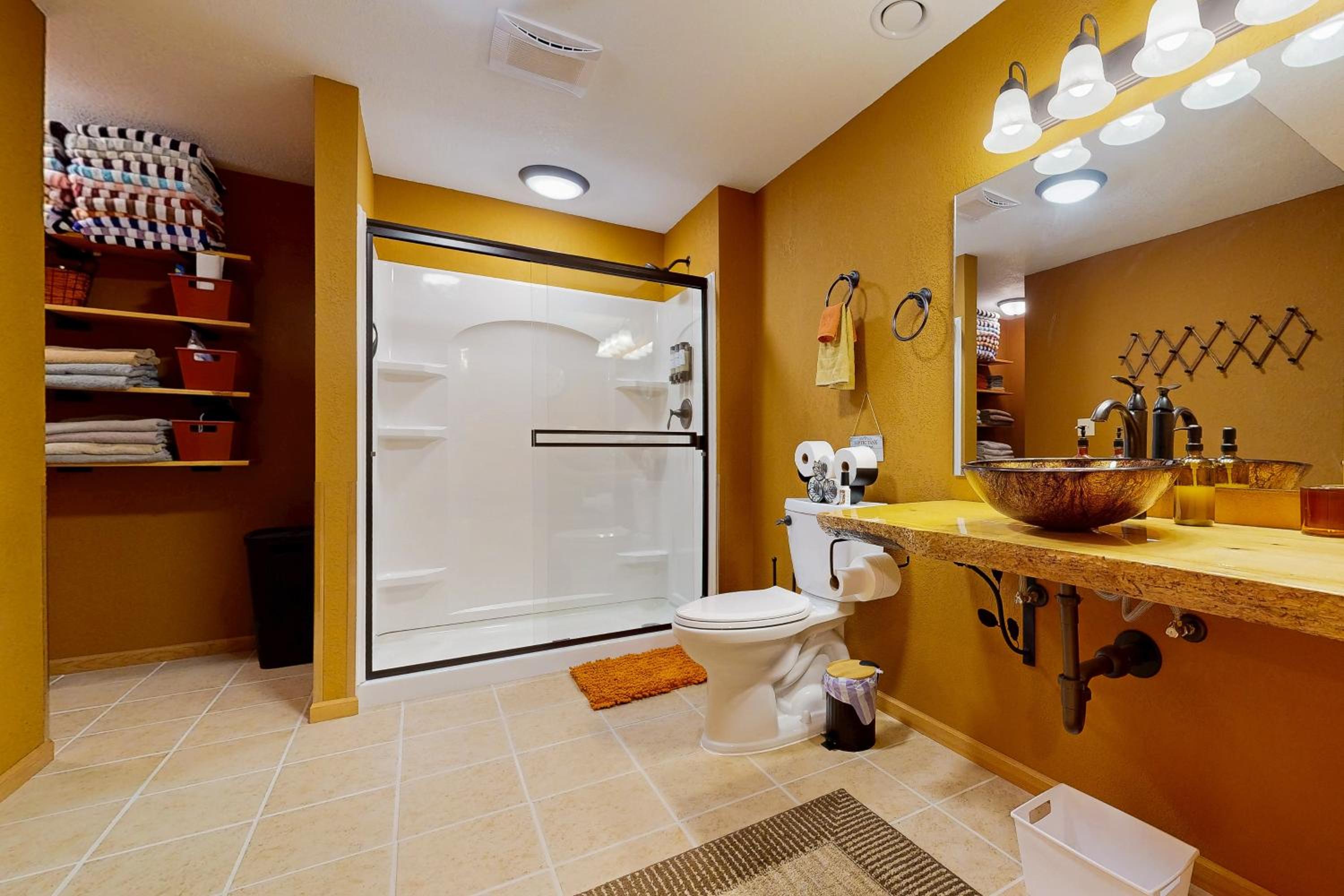 Pool and Beach Access! Lake Arrowhead Hideaway