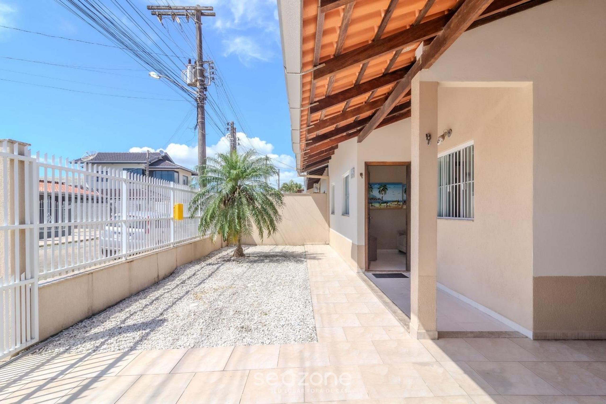 3BR House w/ Pool & BBQ, 500m Beach – RUA0226