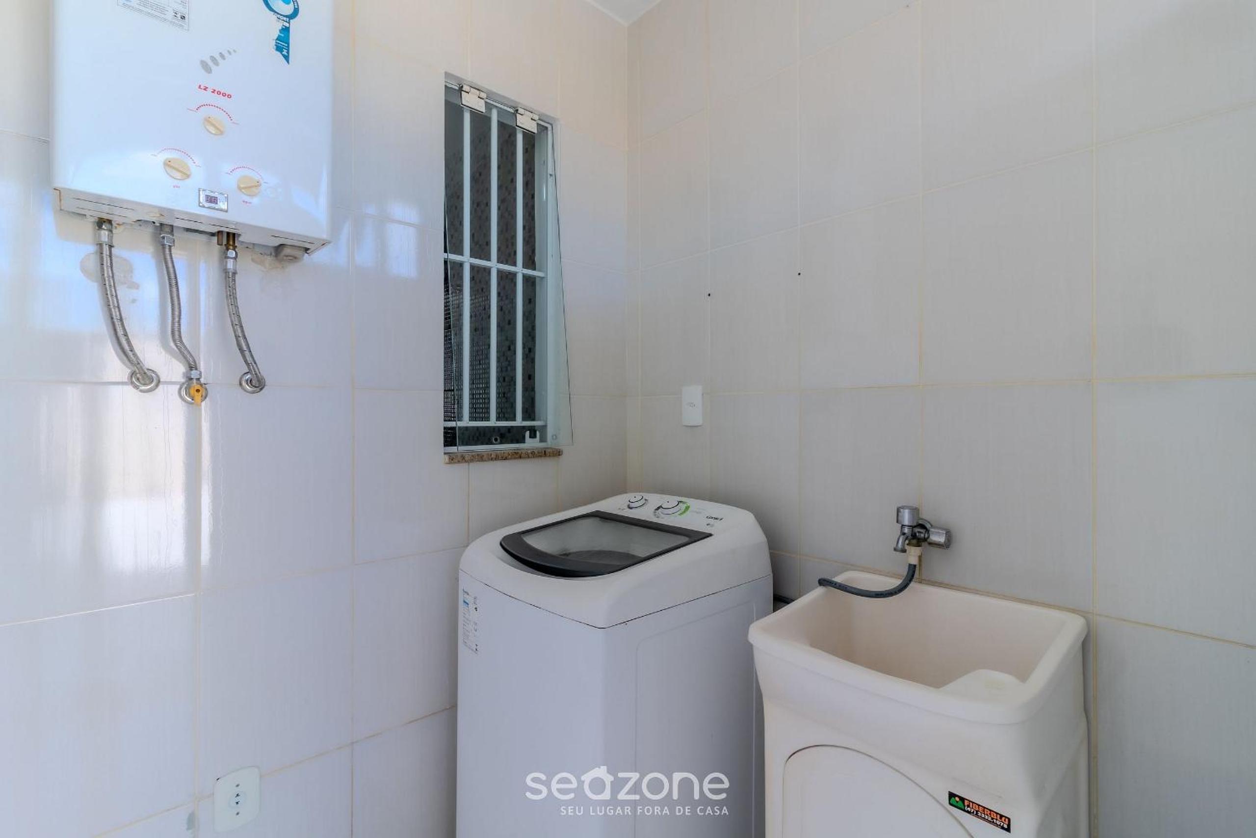3BR House w/ Pool & BBQ, 500m Beach – RUA0226