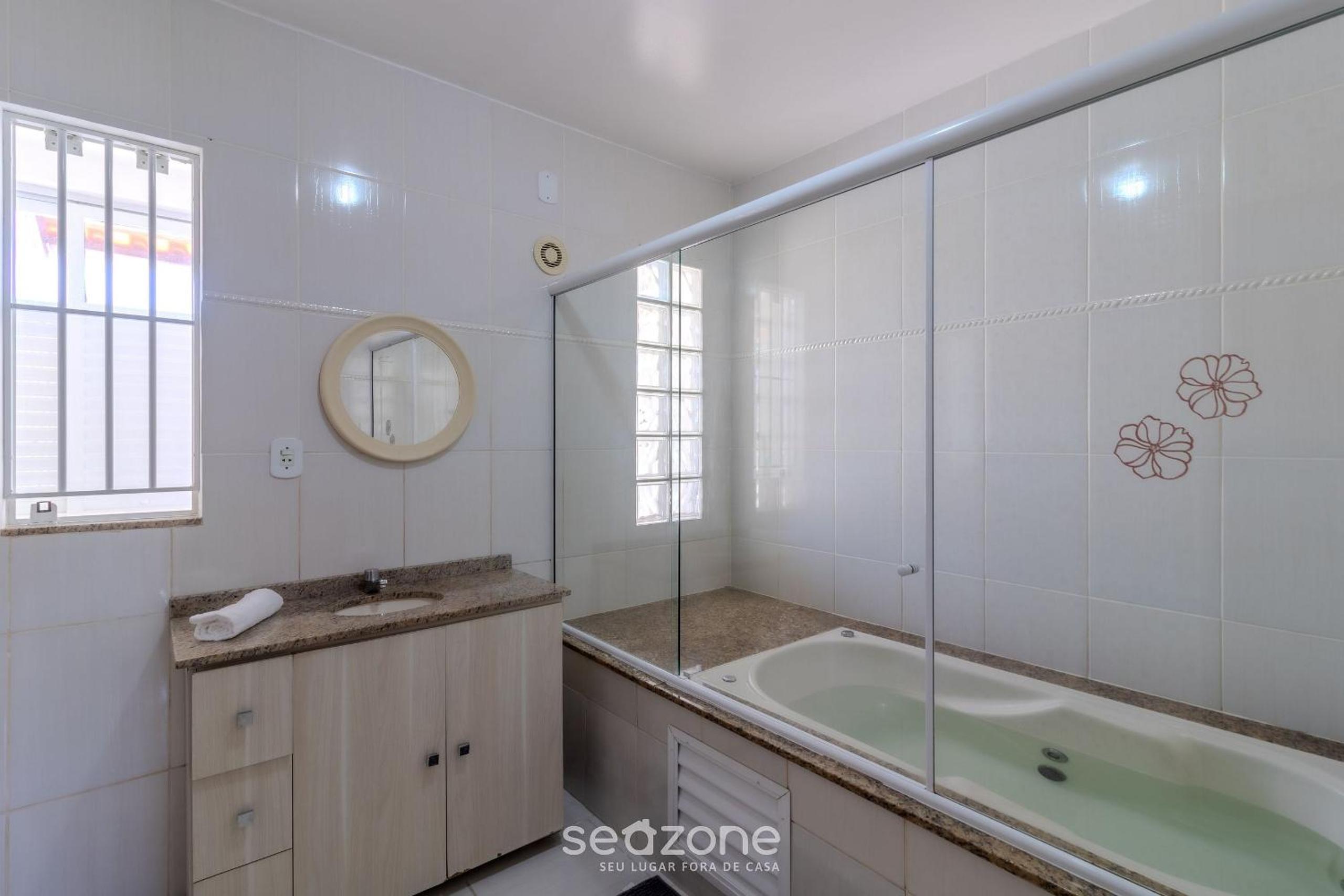 3BR House w/ Pool & BBQ, 500m Beach – RUA0226