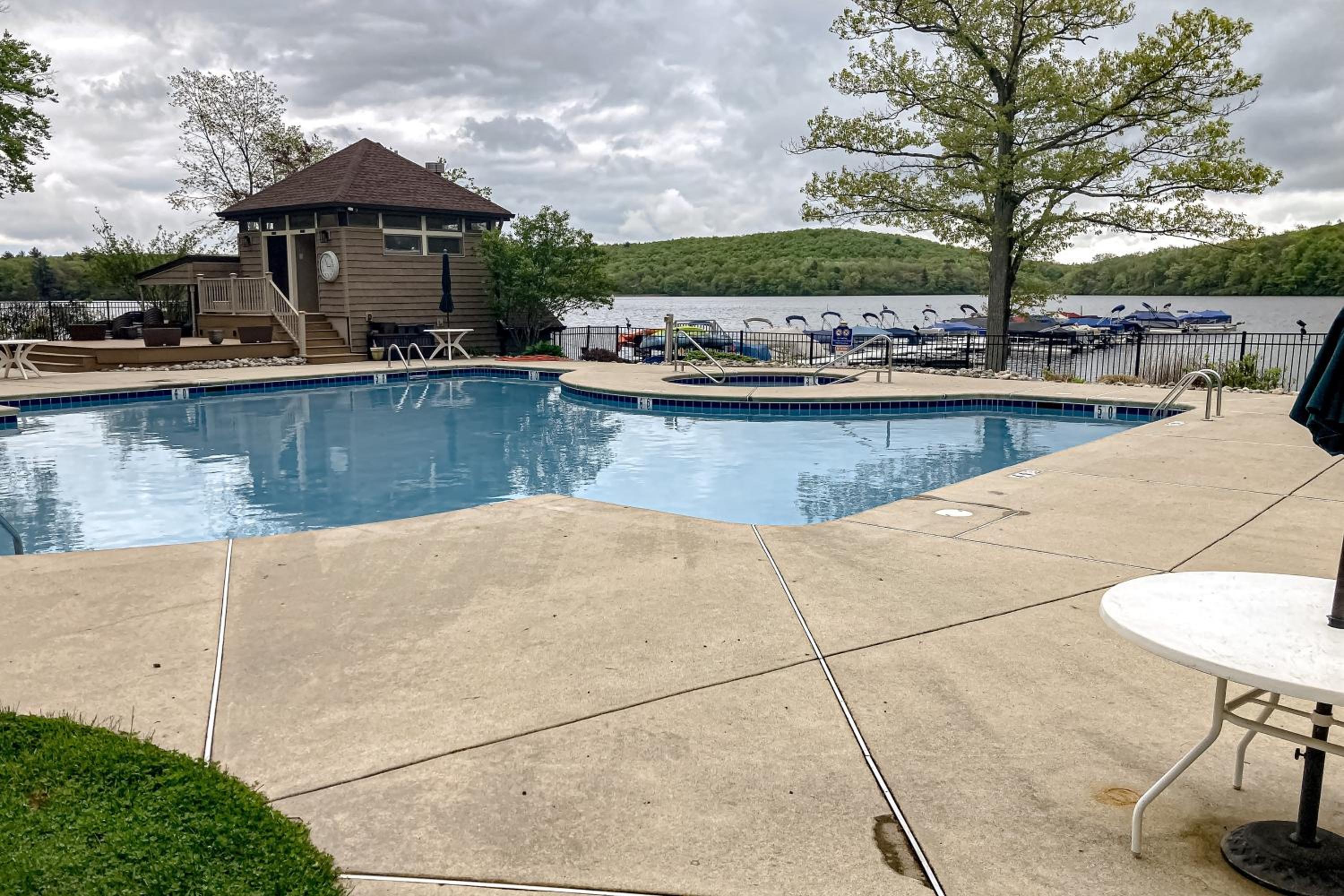 Lakefront Poconos Retreat! Pool and Hot Tub Access