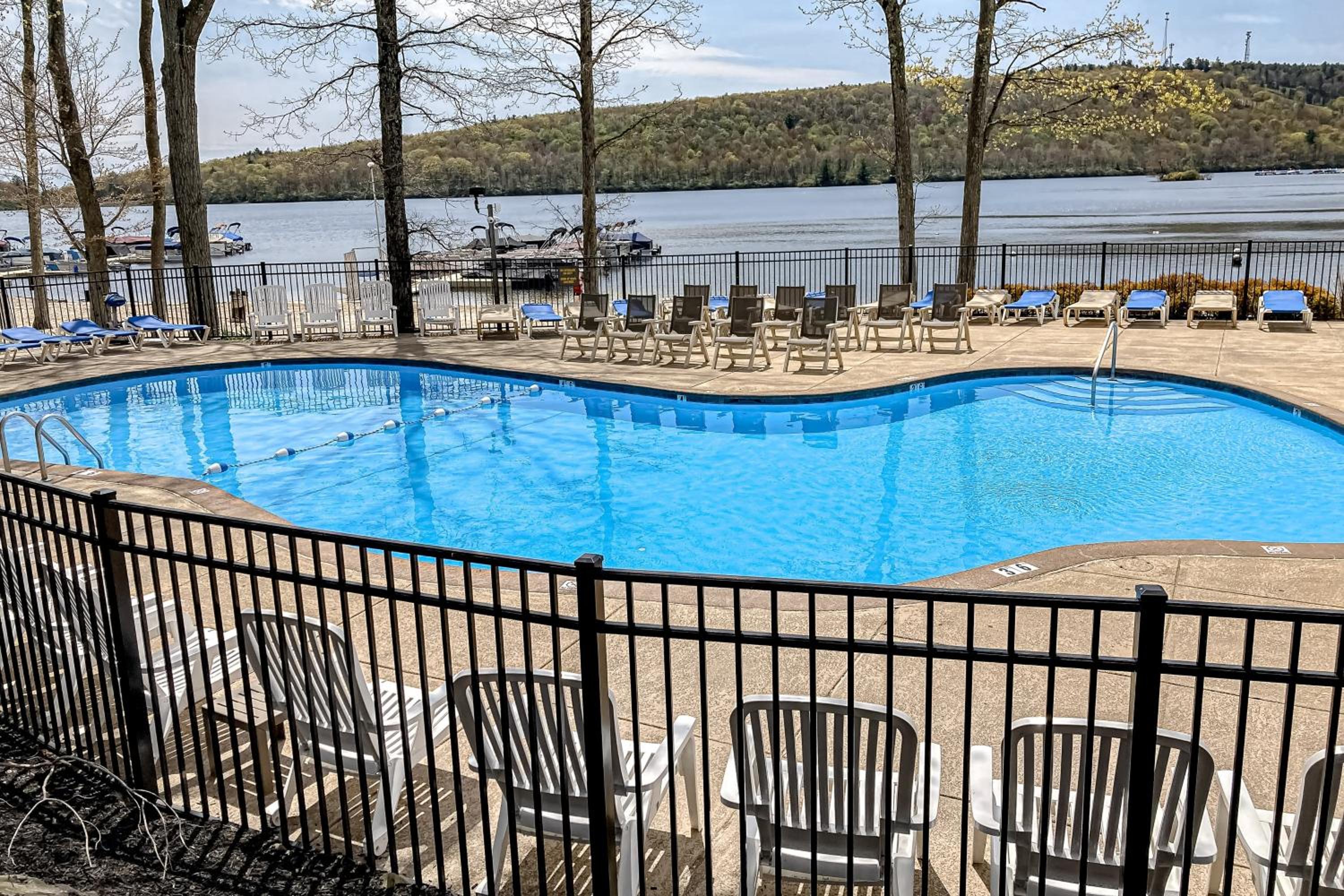 Lakefront Poconos Retreat! Pool and Hot Tub Access