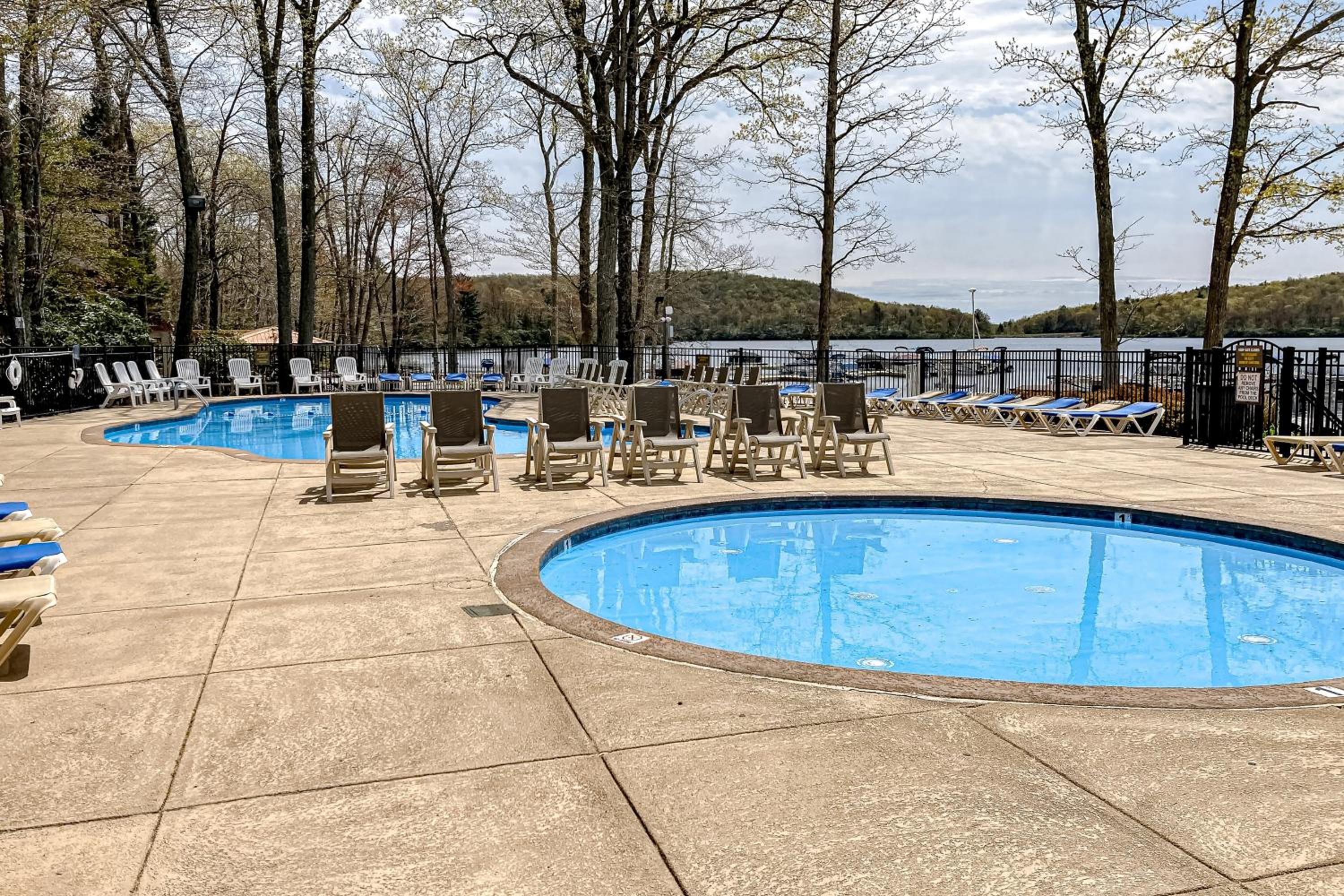 Lakefront Poconos Retreat! Pool and Hot Tub Access