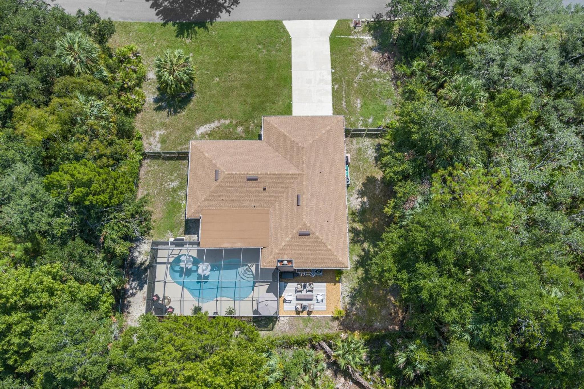 Minutes to boat ramps and beach and private pool!
