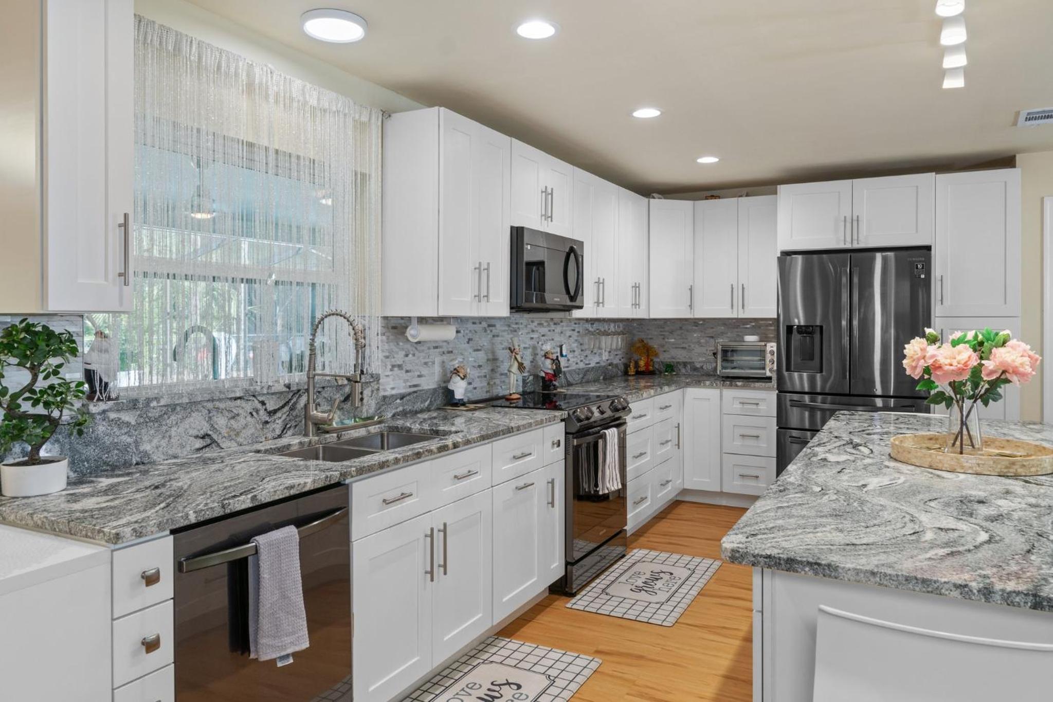 Minutes to boat ramps and beach and private pool!
