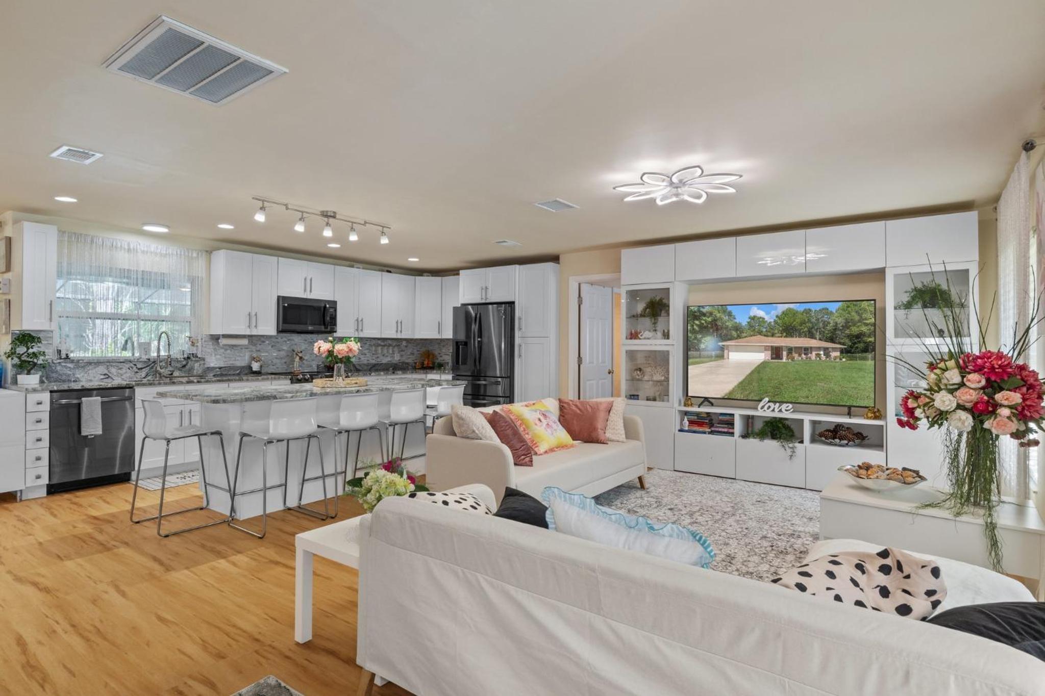 Minutes to boat ramps and beach and private pool!