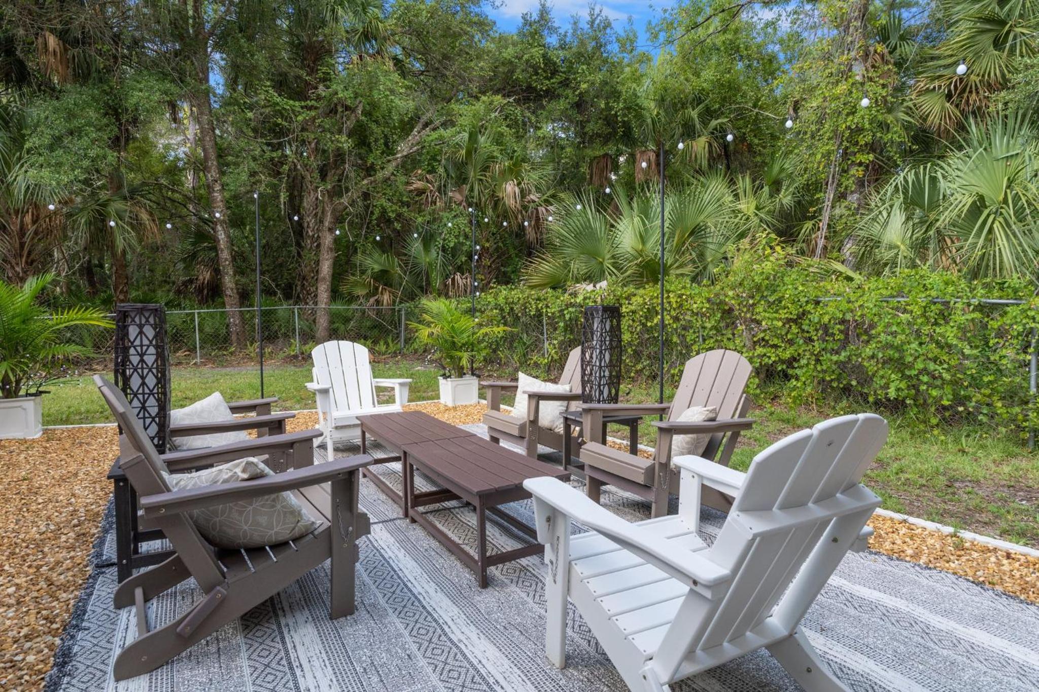 Minutes to boat ramps and beach and private pool!