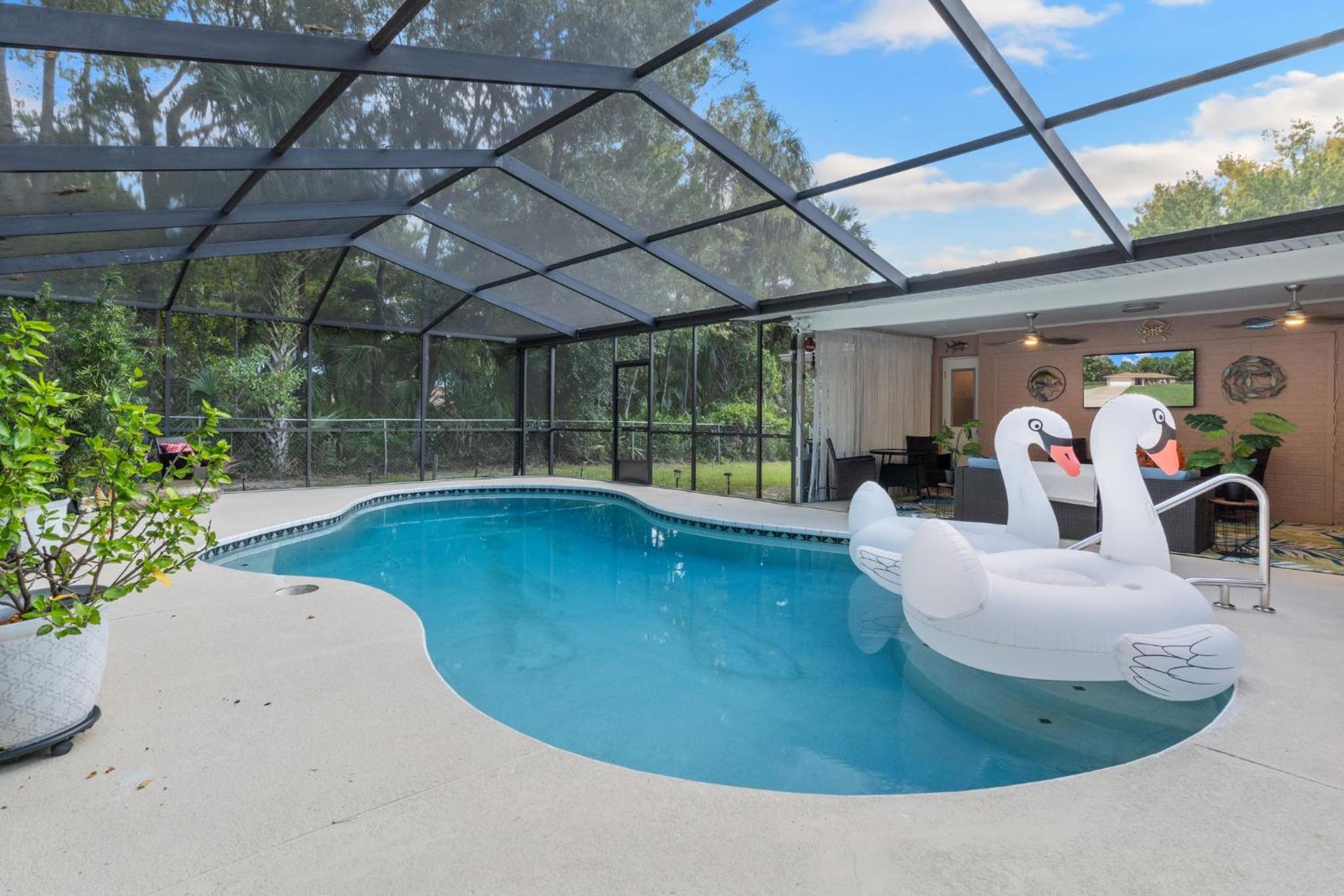 Minutes to boat ramps and beach and private pool!