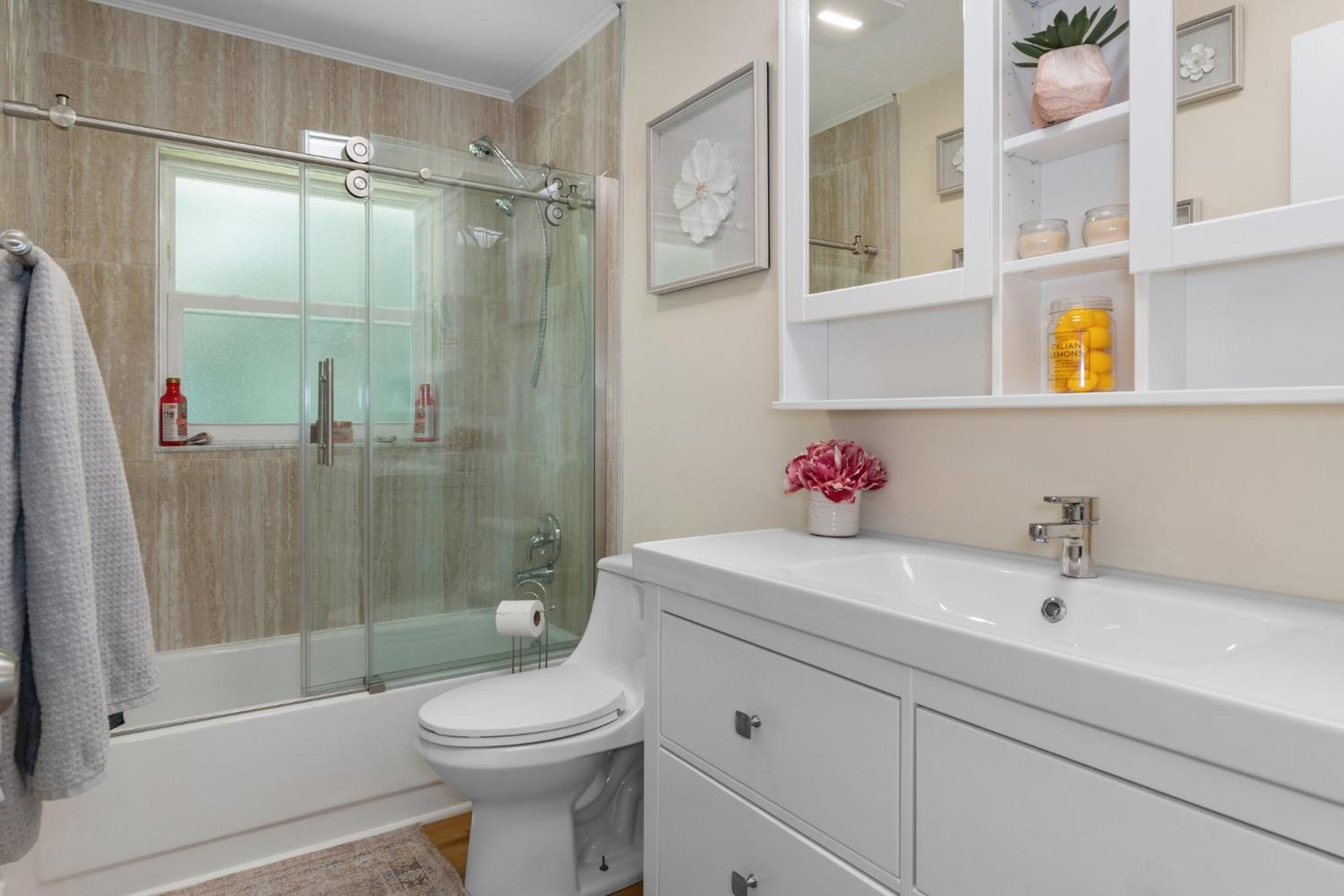 Minutes to boat ramps and beach and private pool!