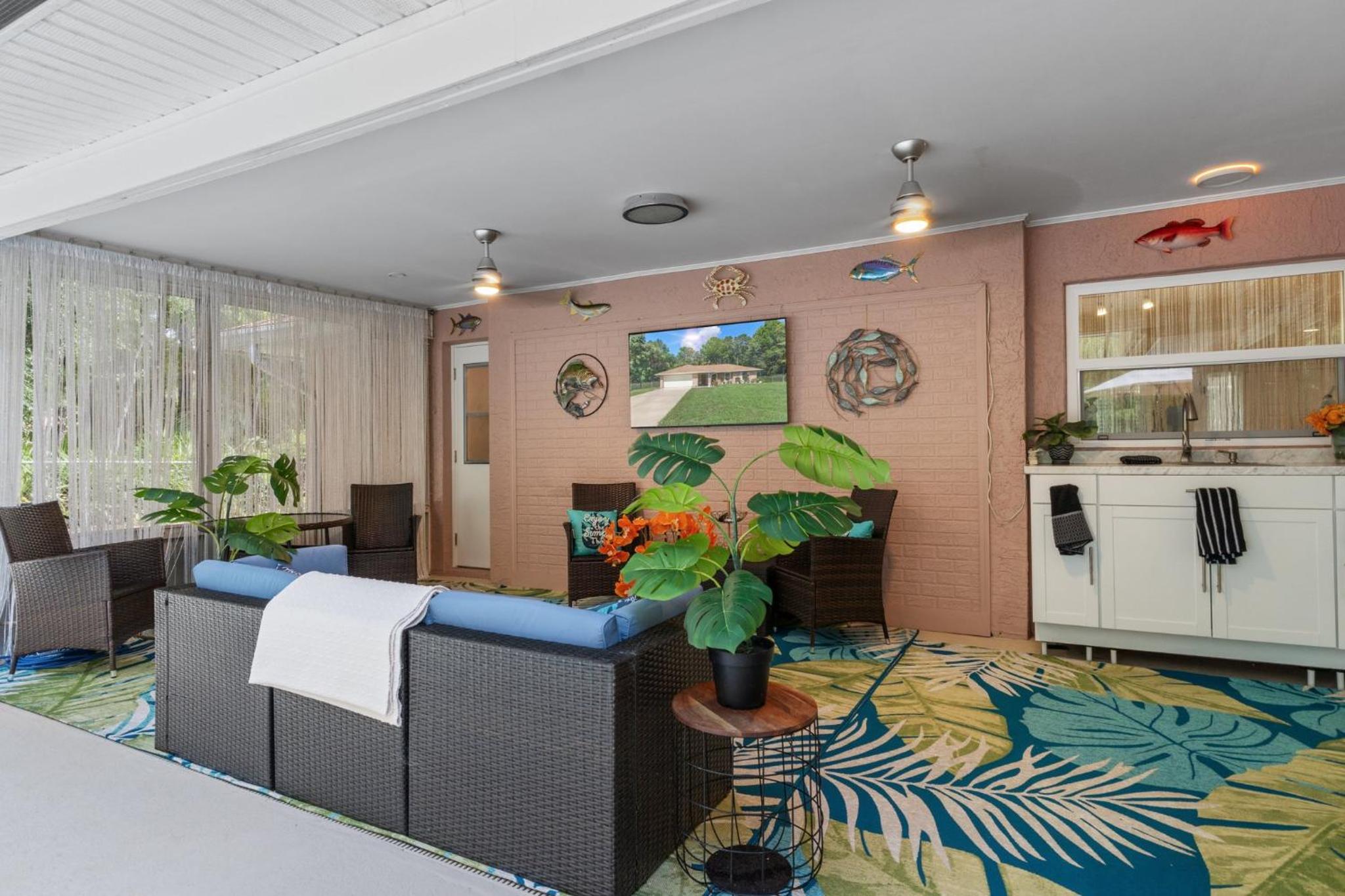 Minutes to boat ramps and beach and private pool!