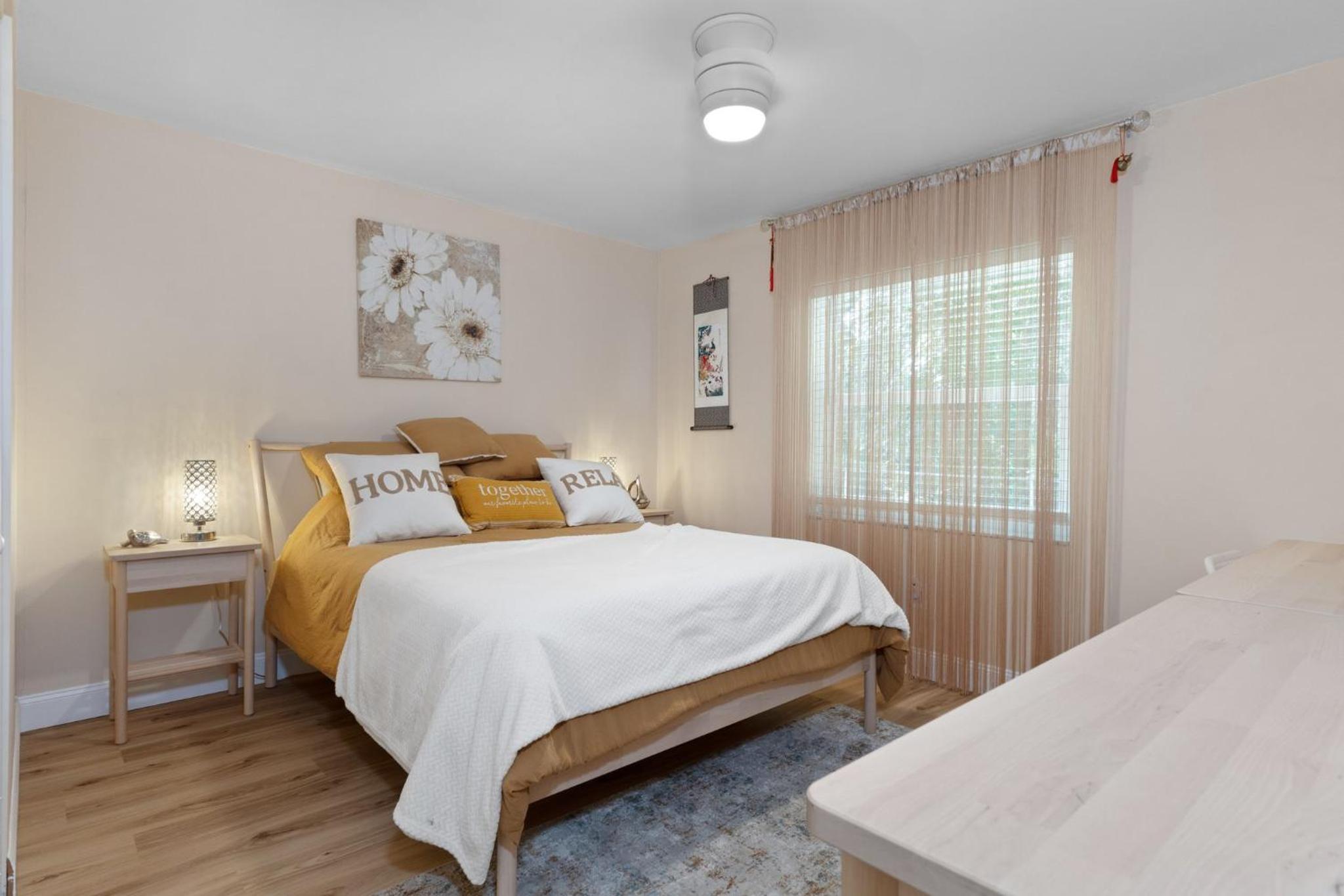Minutes to boat ramps and beach and private pool!